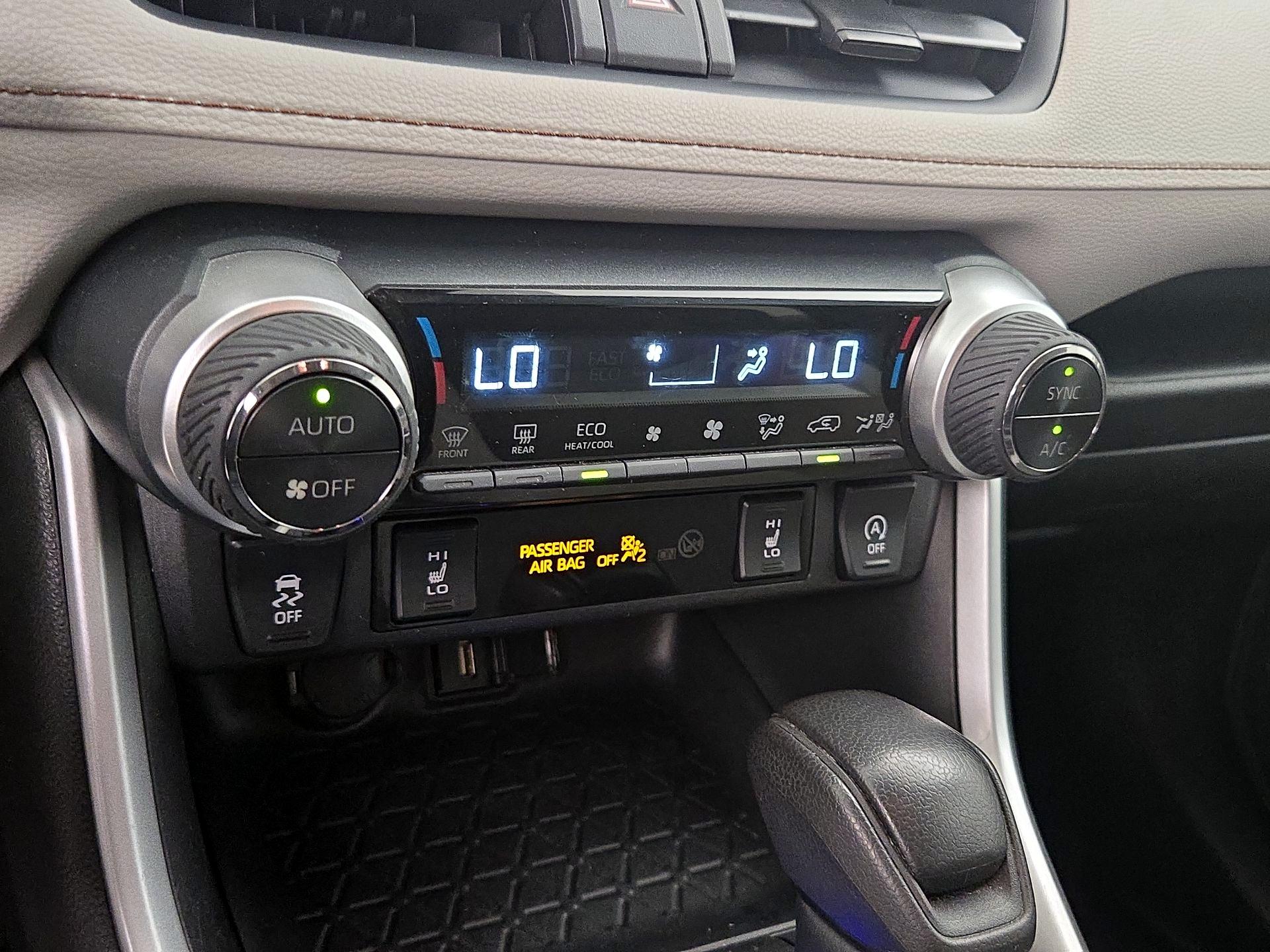 Thumbnail: 2020 Toyota RAV4 - 16