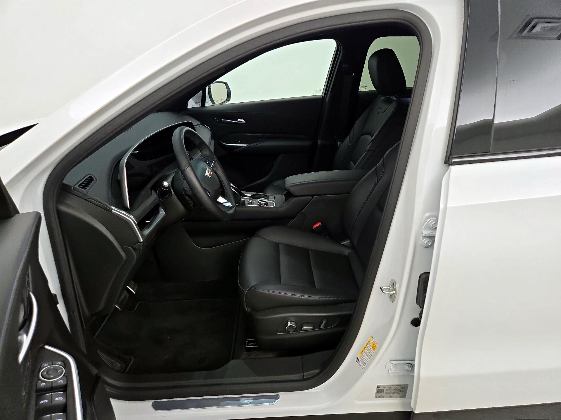 Thumbnail: 2025 Cadillac XT4 - 11