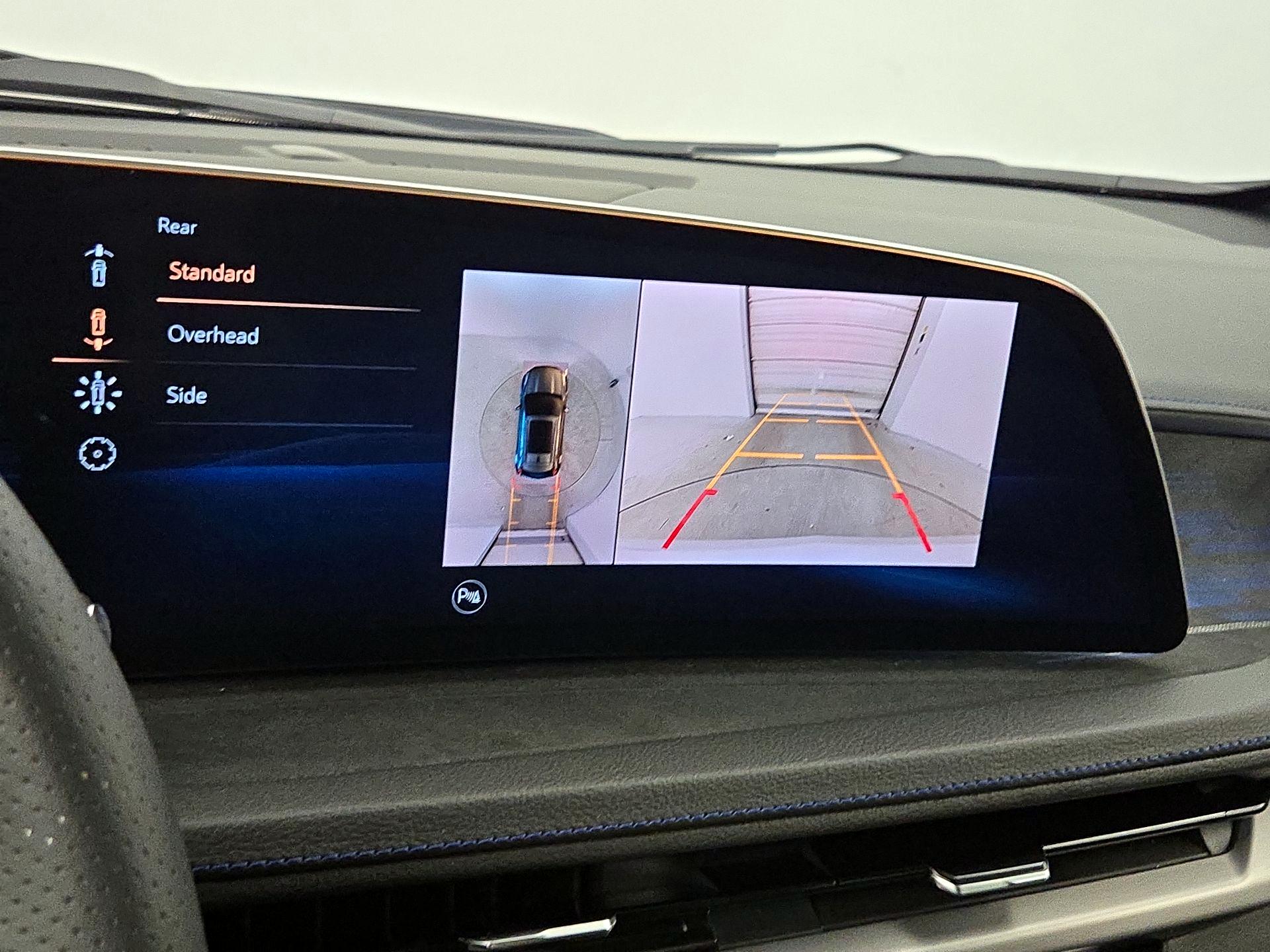 Thumbnail: 2025 Cadillac XT4 - 15