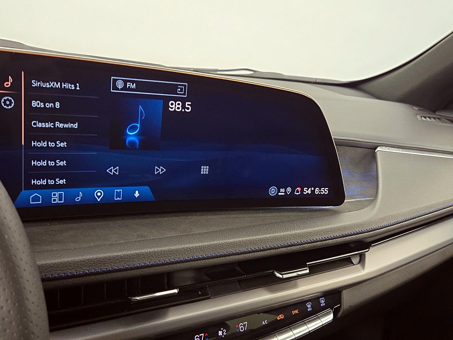 Thumbnail: 2025 Cadillac XT4 - 16