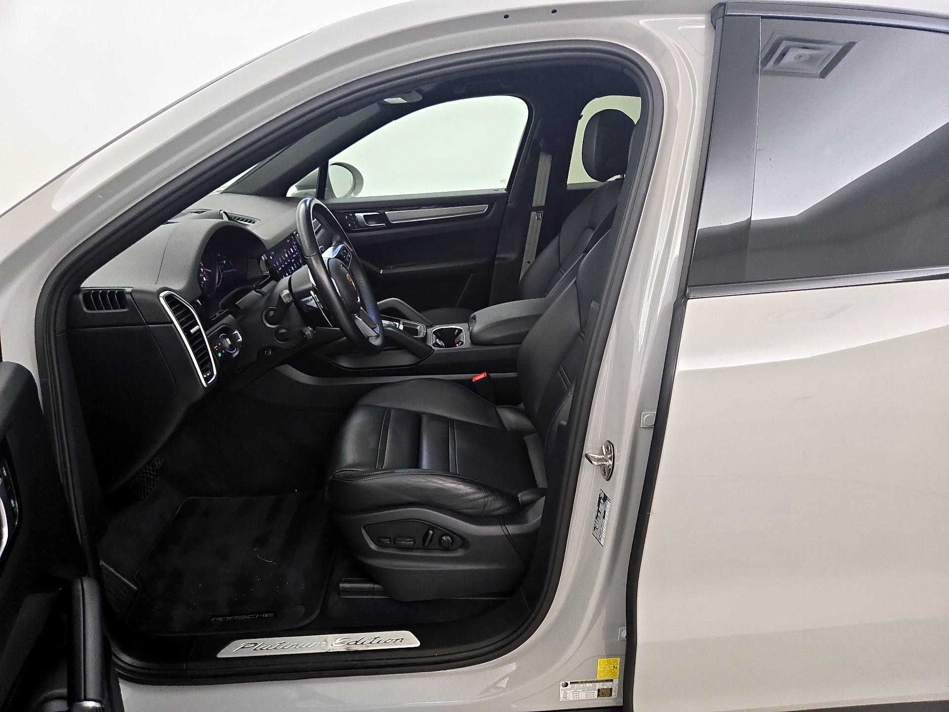 Thumbnail: 2023 Porsche Cayenne - 11