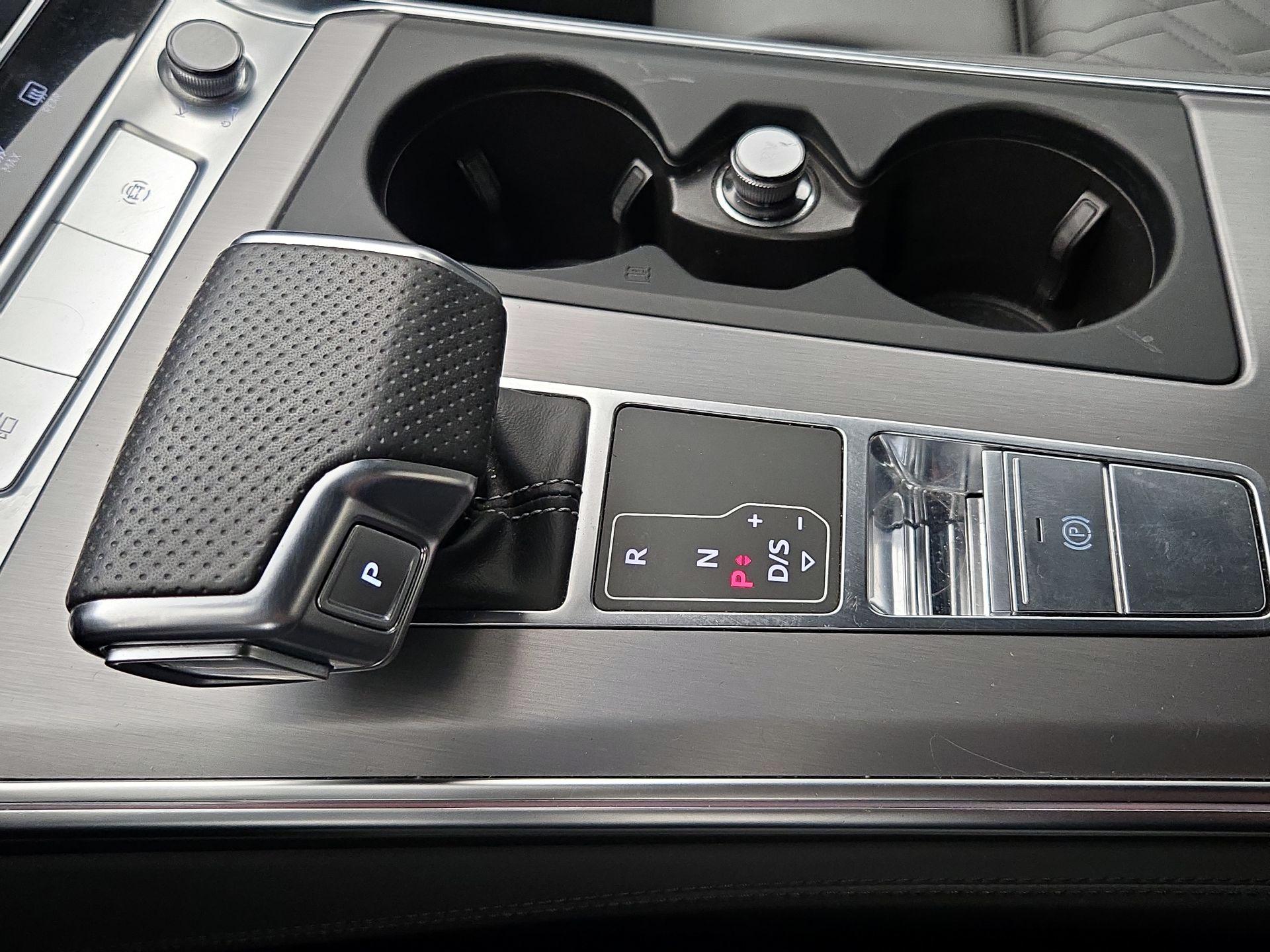 Thumbnail: 2020 Audi S7 - 18