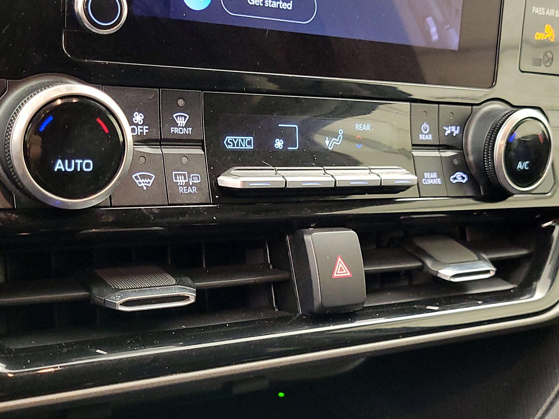 Thumbnail: 2023 Toyota Highlander - 16