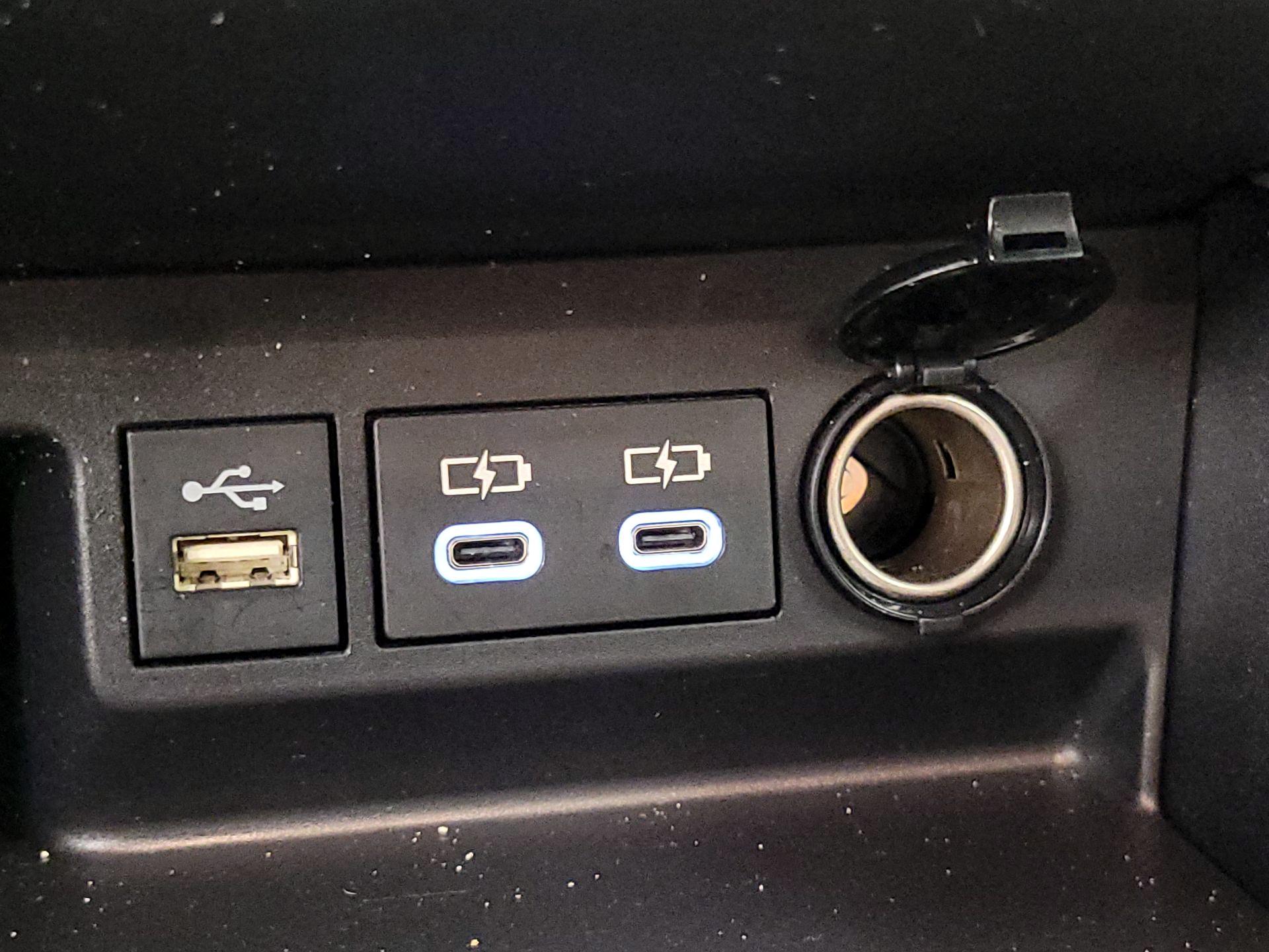 Thumbnail: 2023 Toyota Highlander - 18