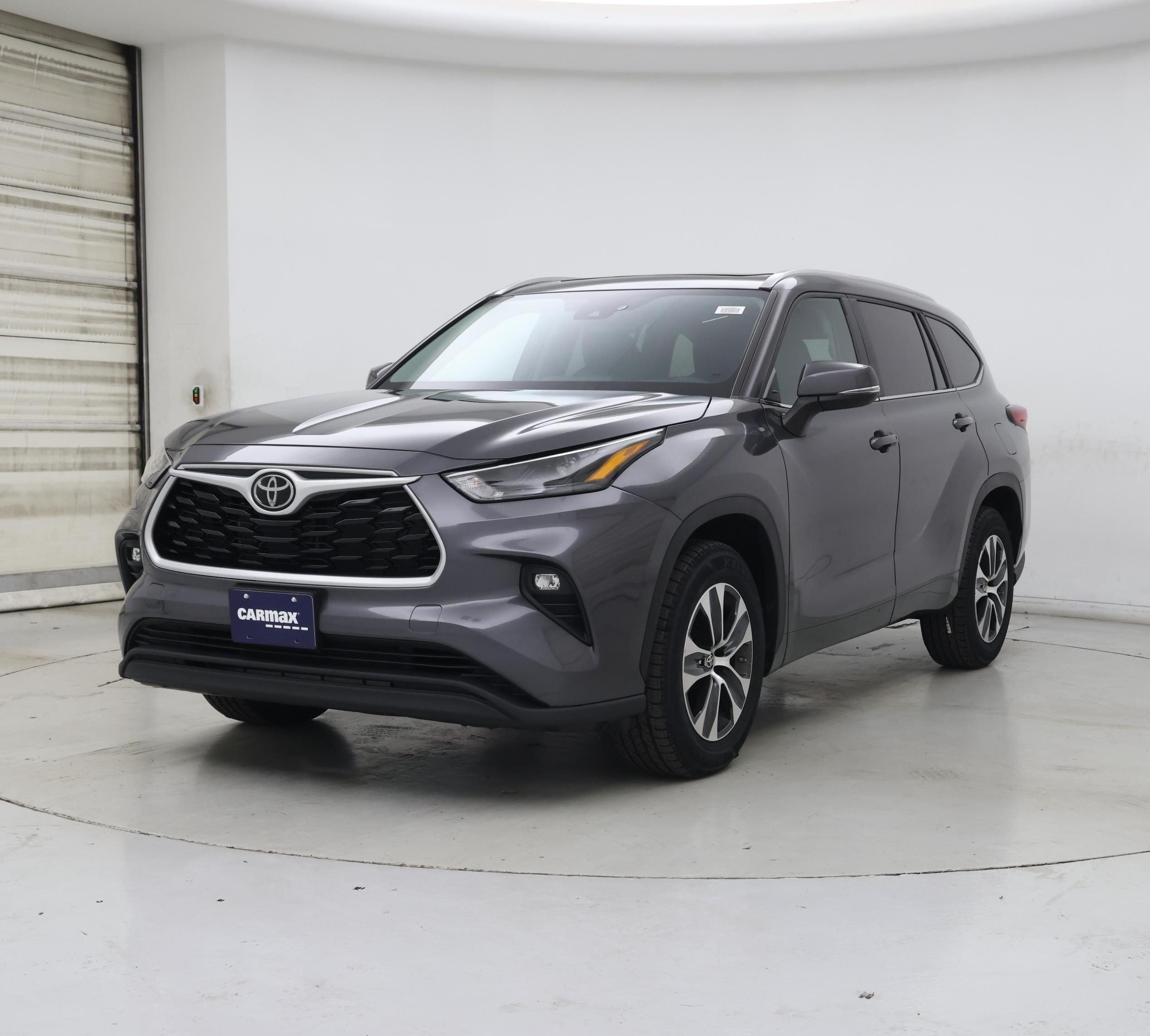 Thumbnail: 2023 Toyota Highlander - 4