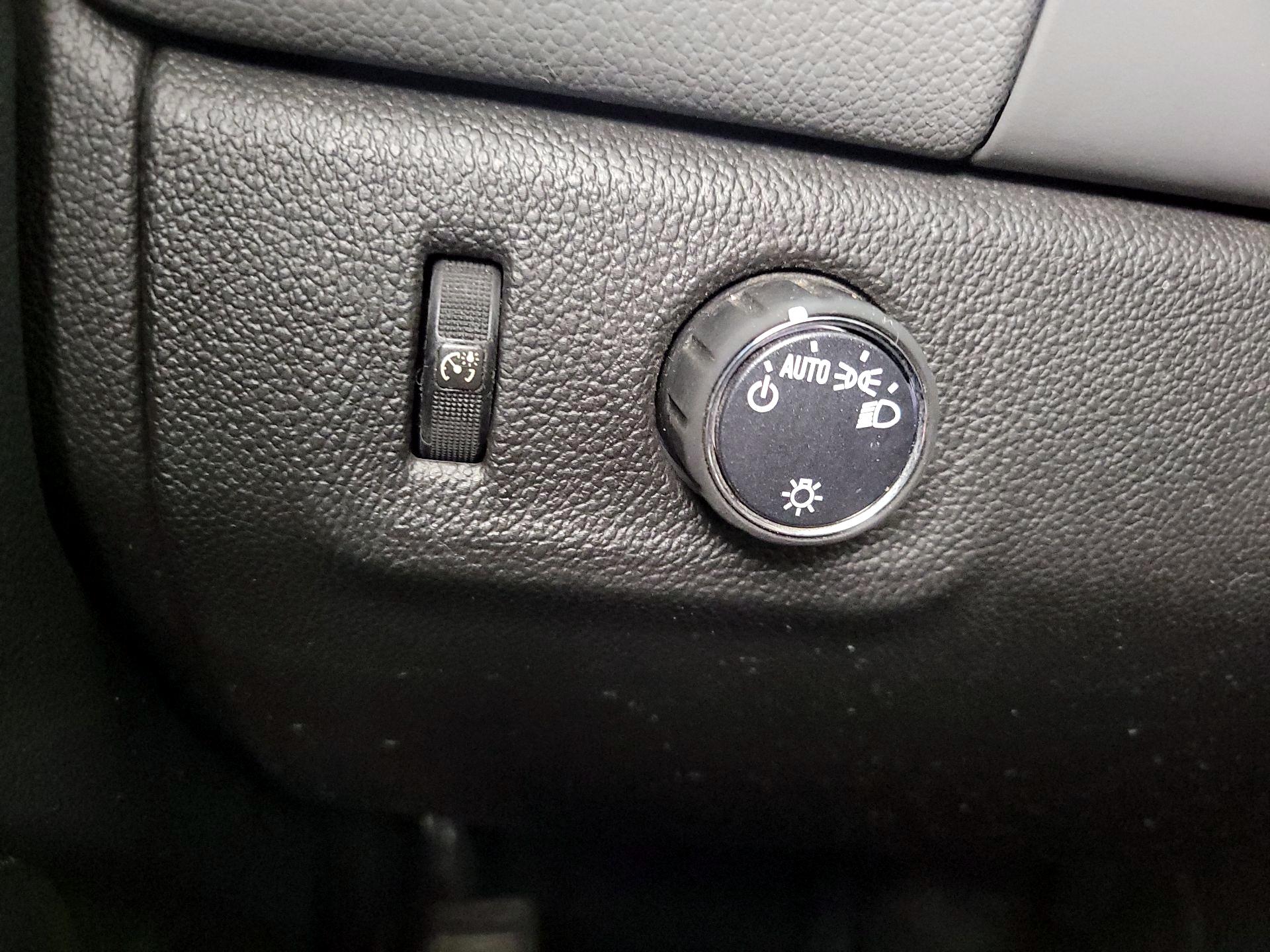 Thumbnail: 2020 Chevrolet Colorado - 13