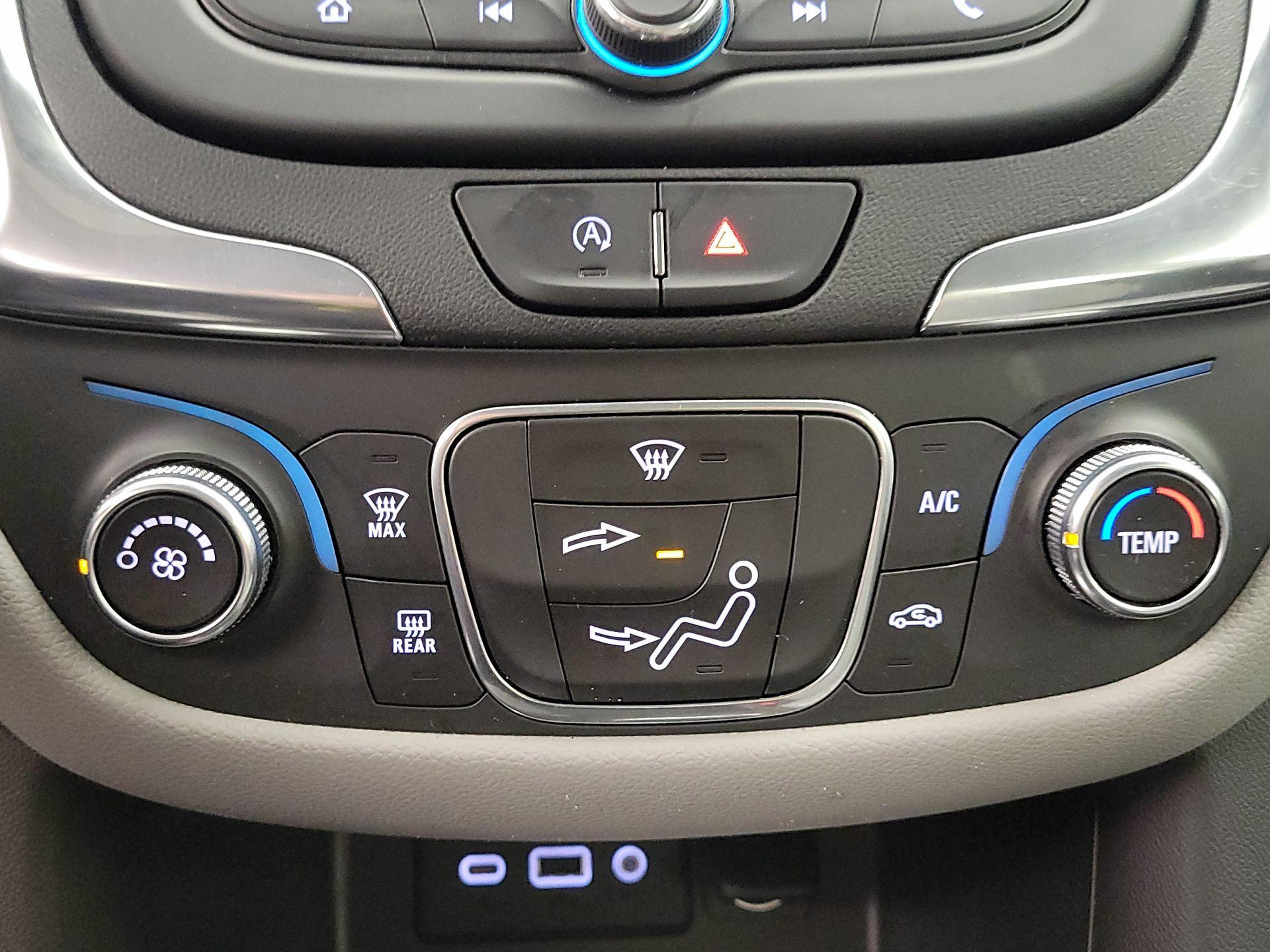 Thumbnail: 2022 Chevrolet Equinox - 16