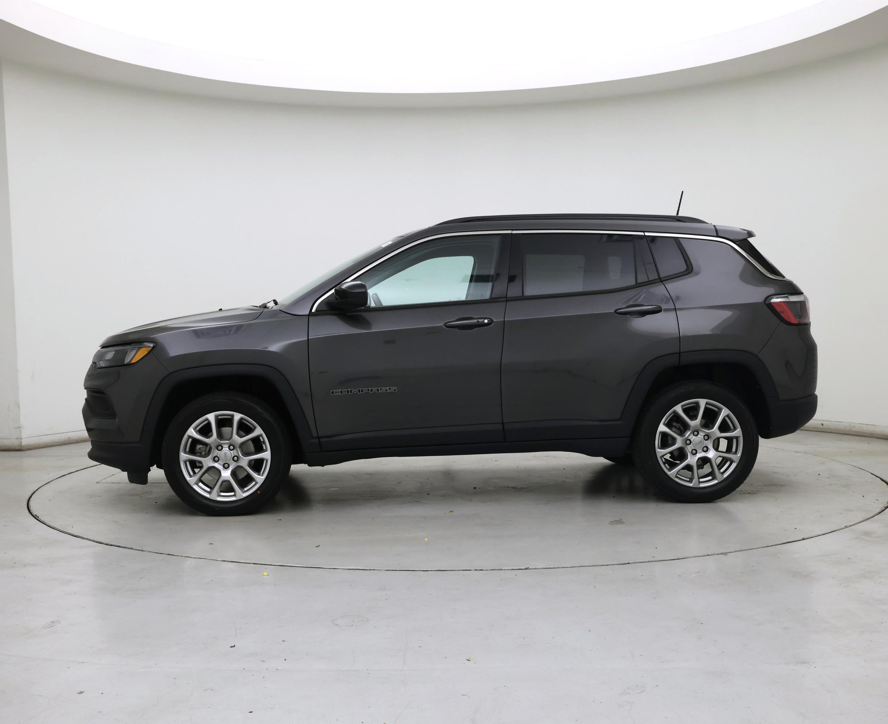 Thumbnail: 2022 Jeep Compass - 3