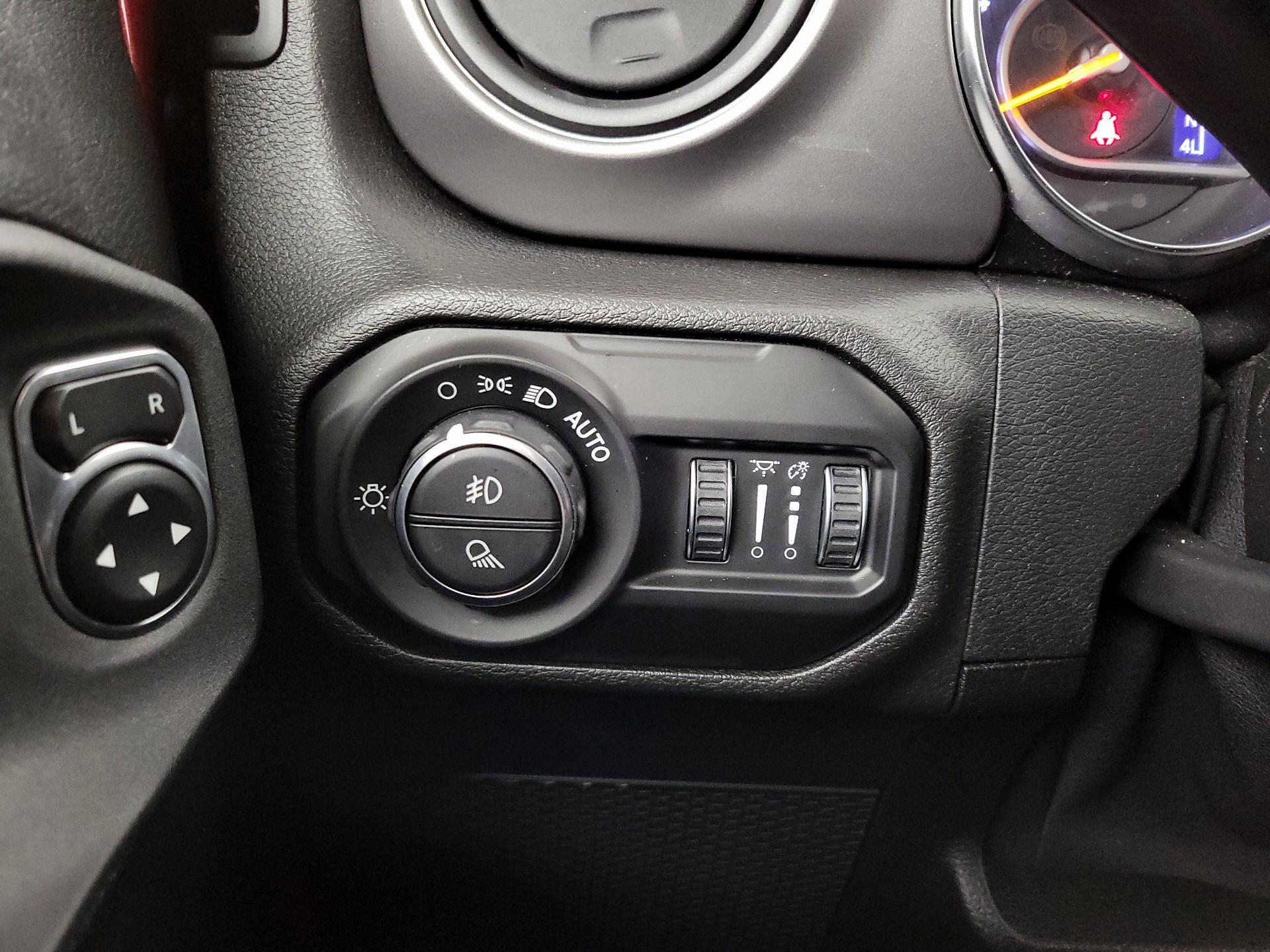 Thumbnail: 2021 Jeep Gladiator - 13