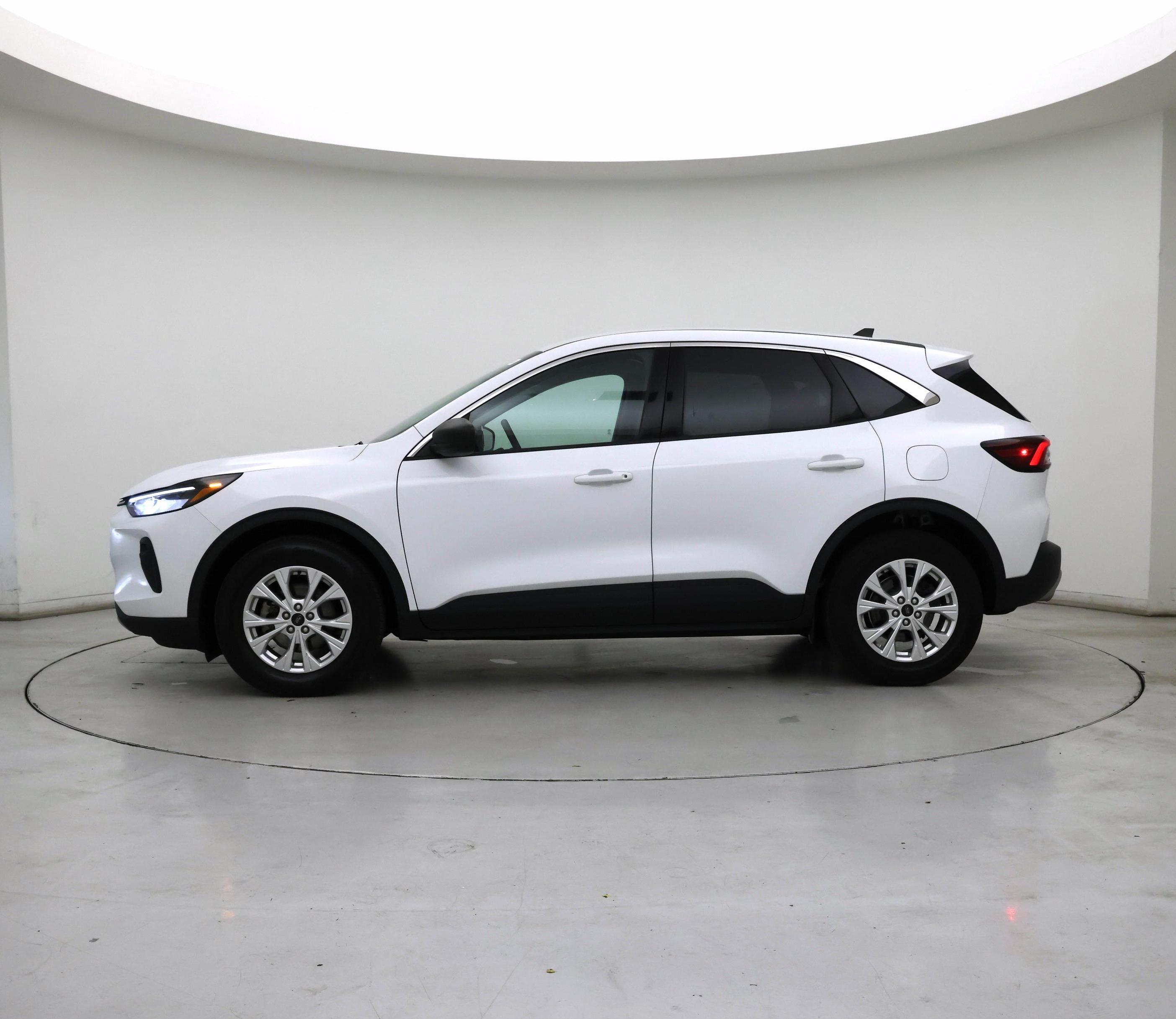 Thumbnail: 2023 Ford Escape - 3