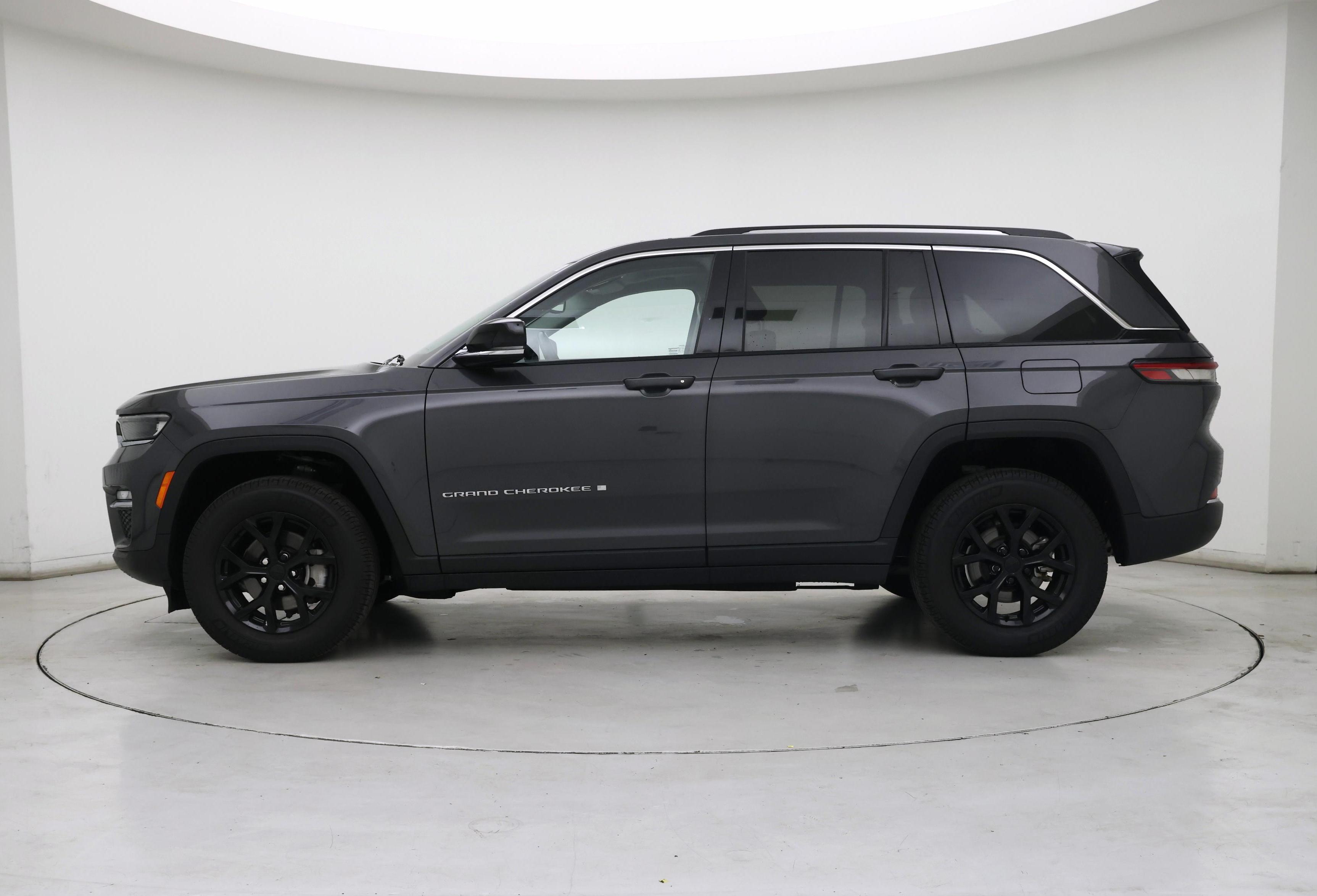 Thumbnail: 2022 Jeep Grand Cherokee - 3