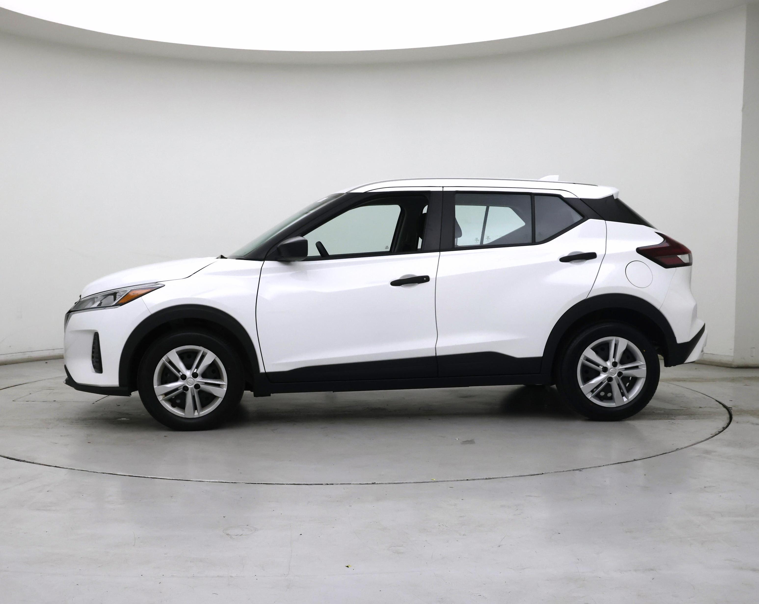Thumbnail: 2023 Nissan Kicks - 3