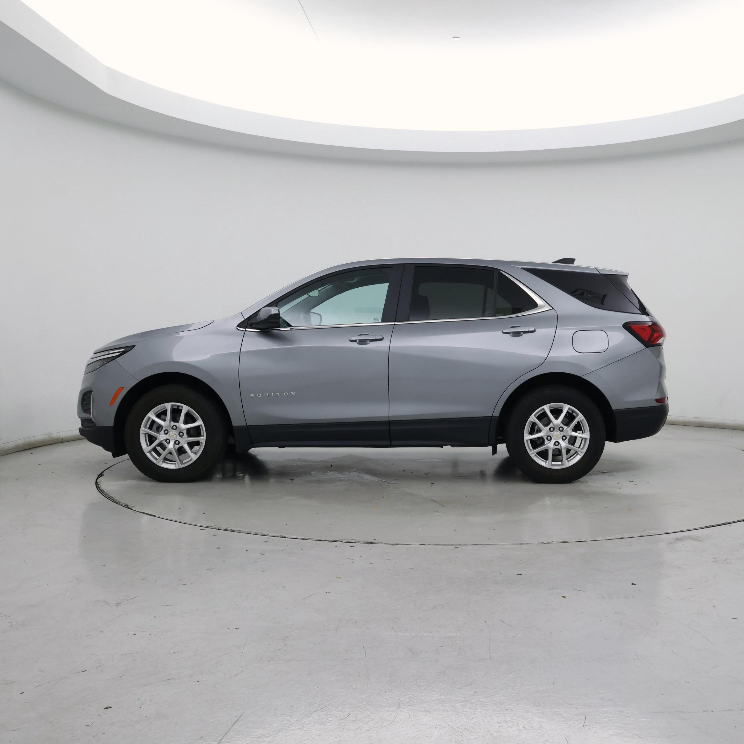 Thumbnail: 2023 Chevrolet Equinox - 3