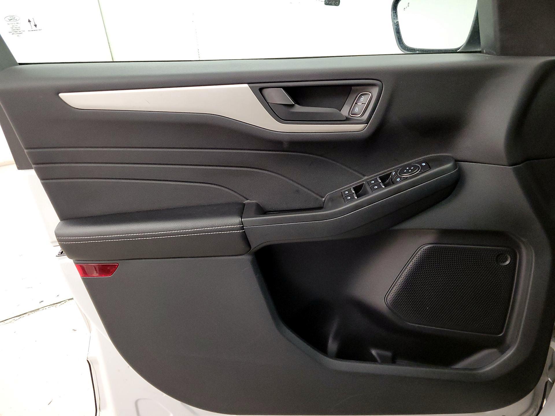 Thumbnail: 2022 Ford Escape - 12