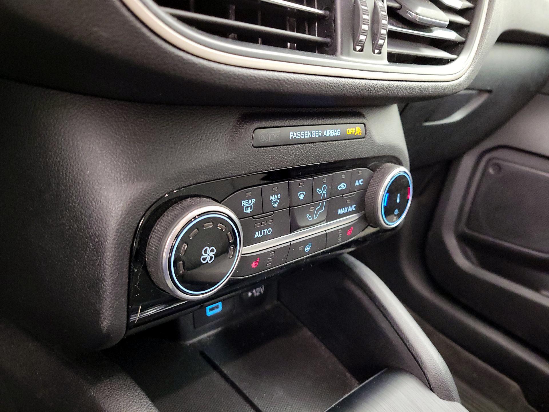 Thumbnail: 2022 Ford Escape - 16