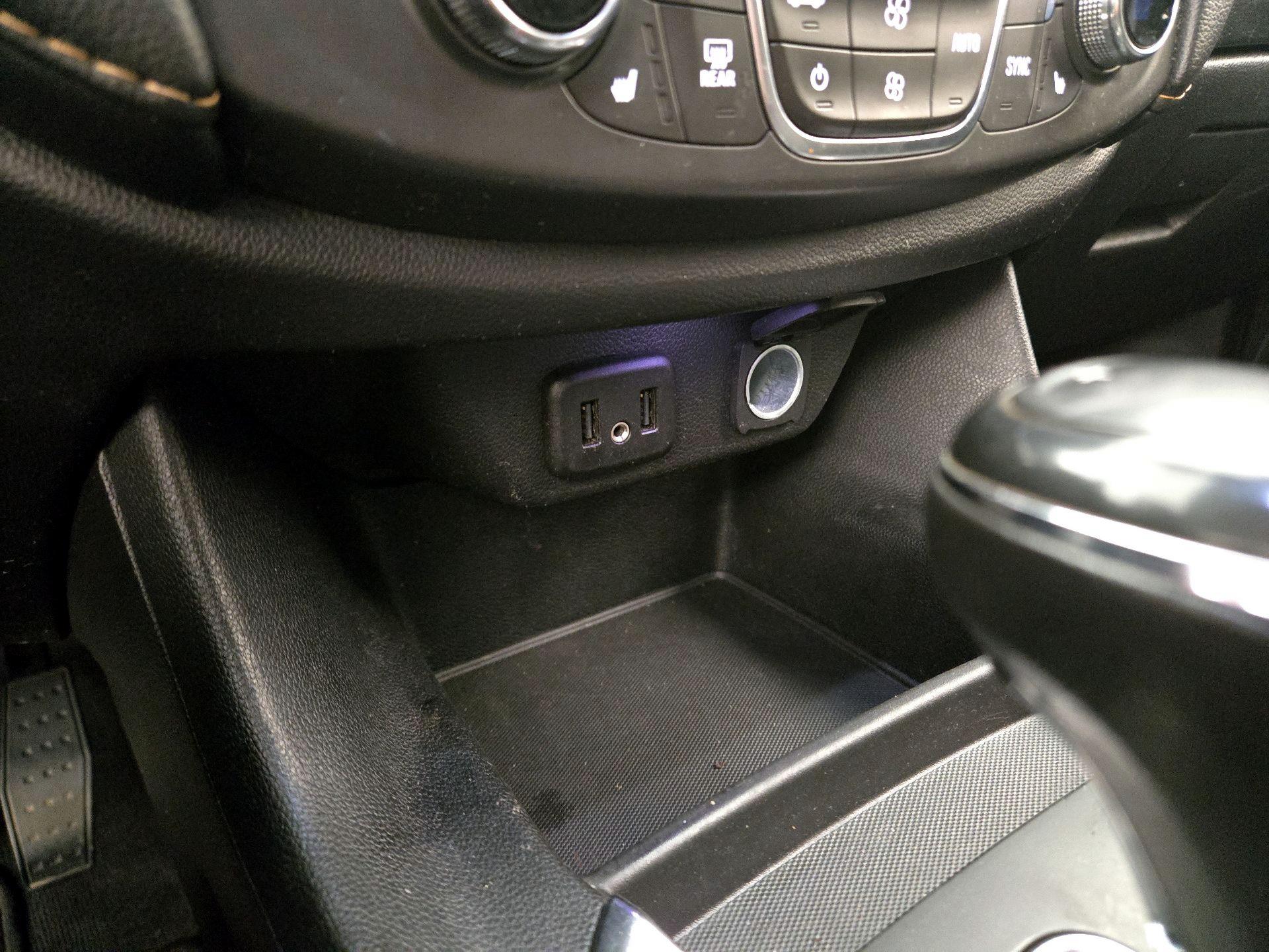 Thumbnail: 2020 Chevrolet Traverse - 18