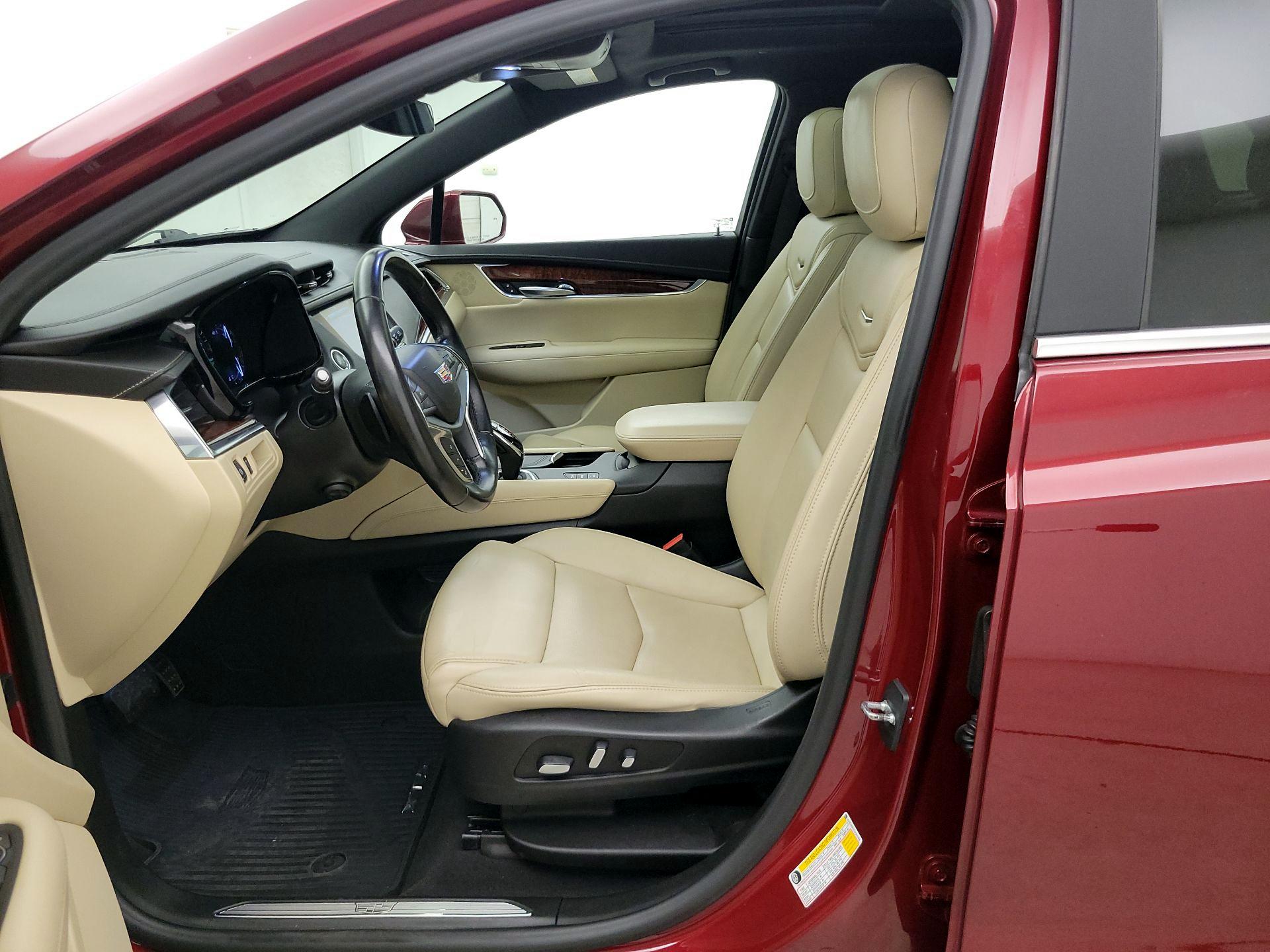 Thumbnail: 2018 Cadillac XT5 - 11