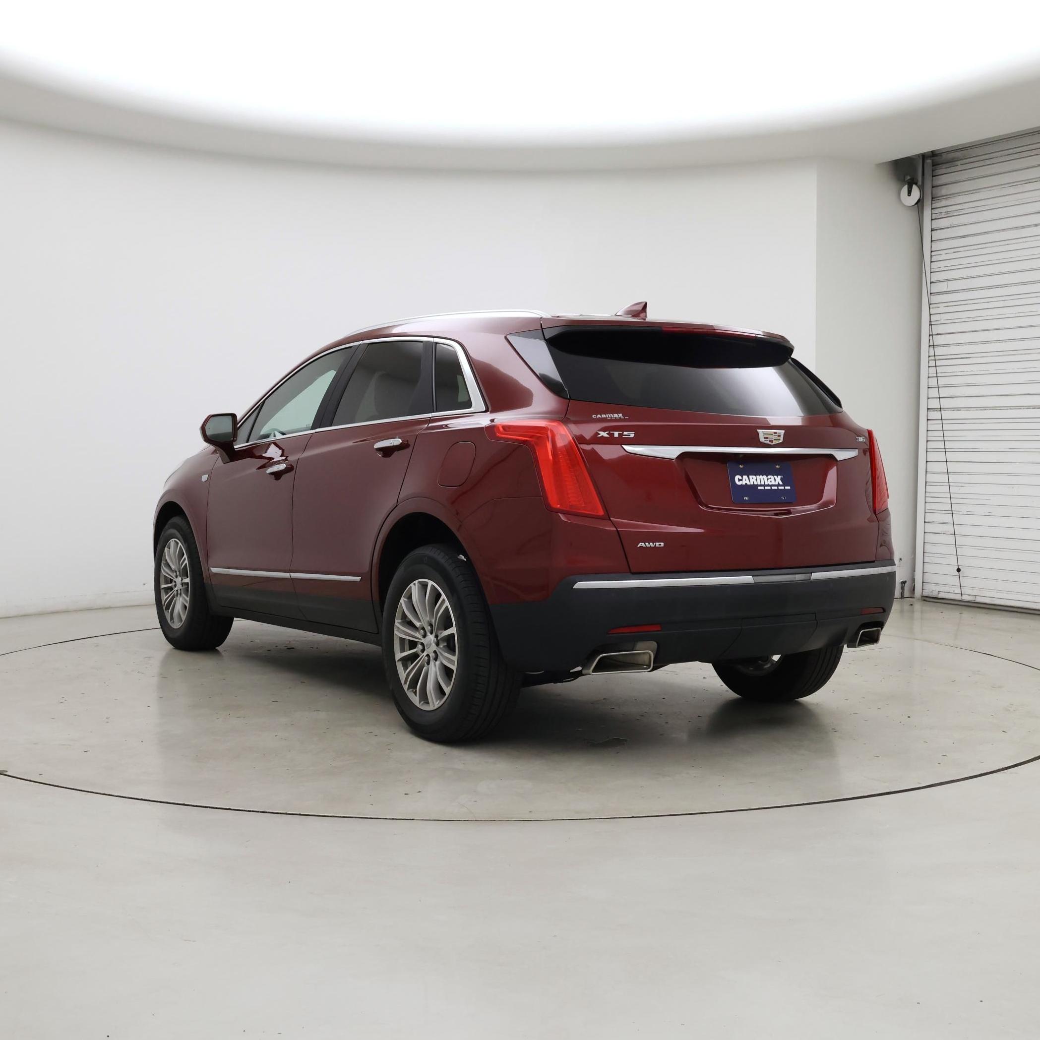Thumbnail: 2018 Cadillac XT5 - 2