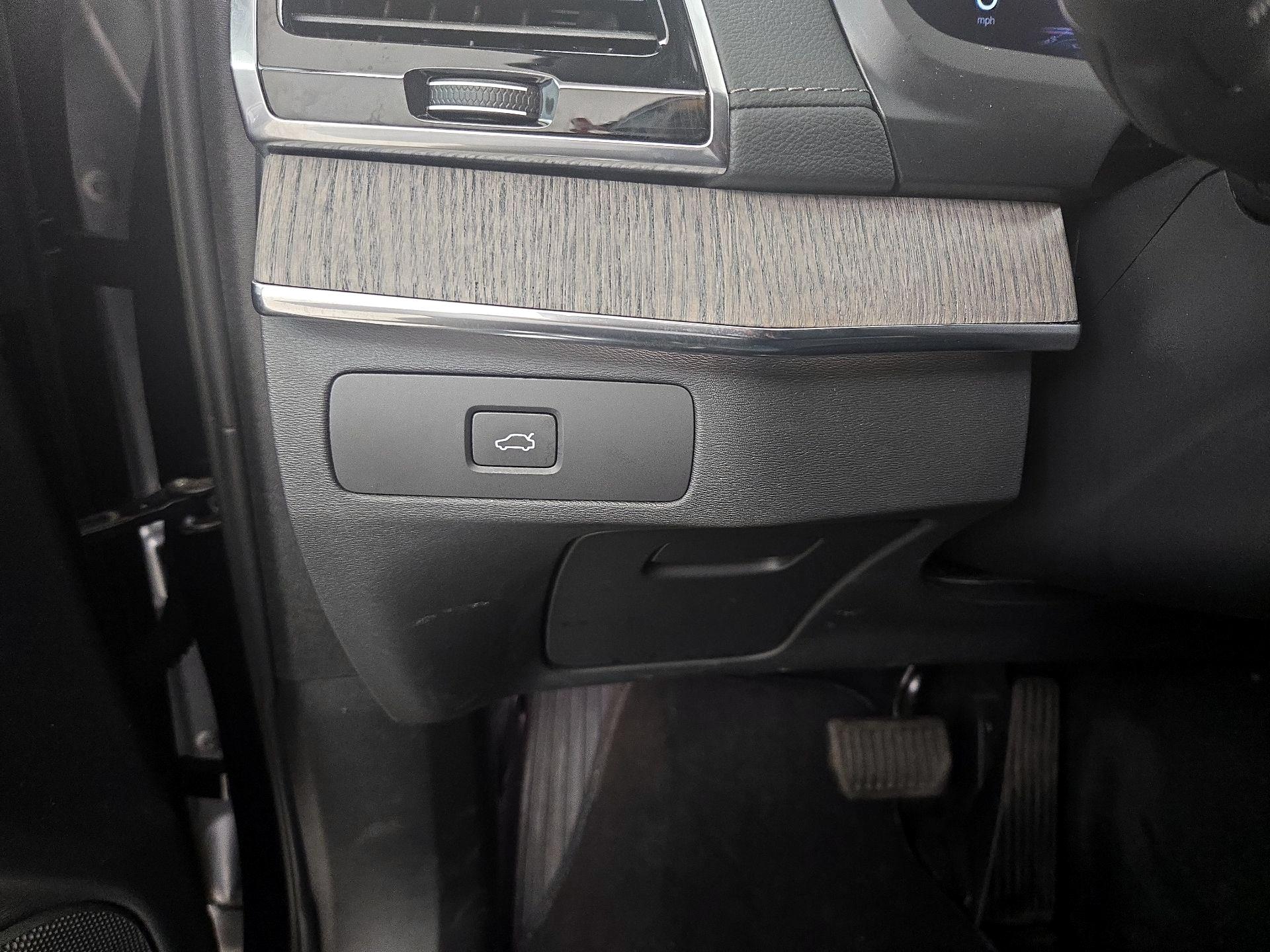 Thumbnail: 2023 Volvo XC90 - 13