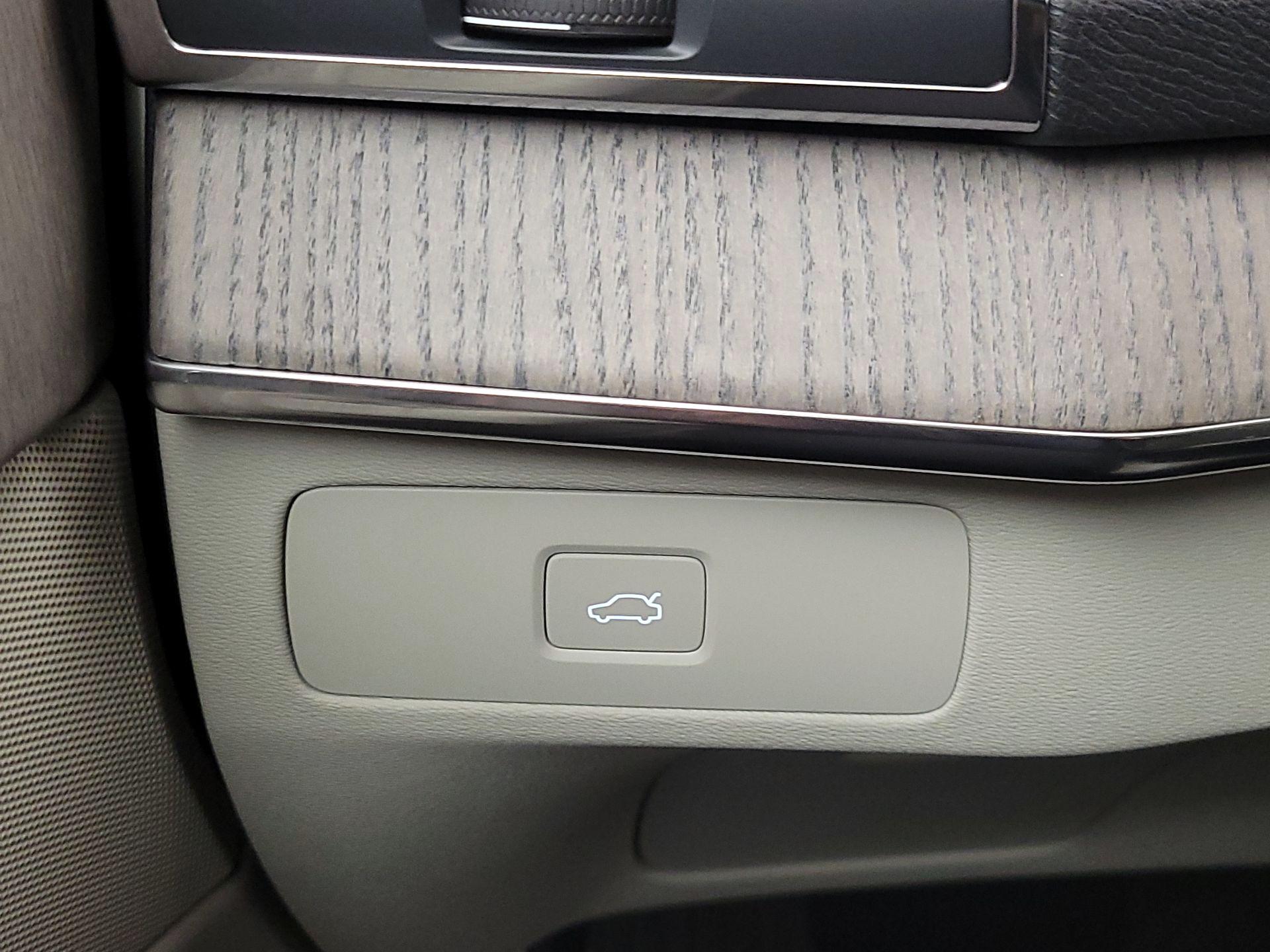 Thumbnail: 2023 Volvo XC90 - 13