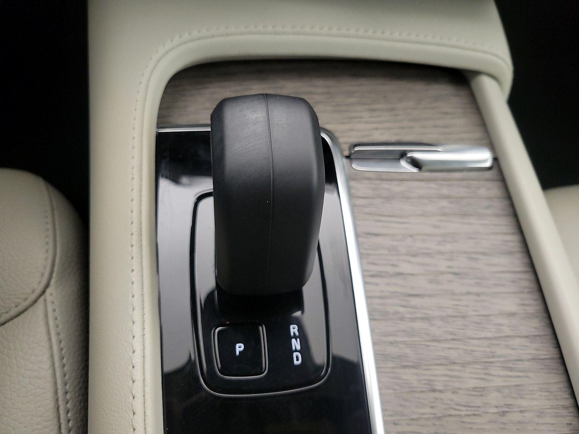 Thumbnail: 2023 Volvo XC90 - 18