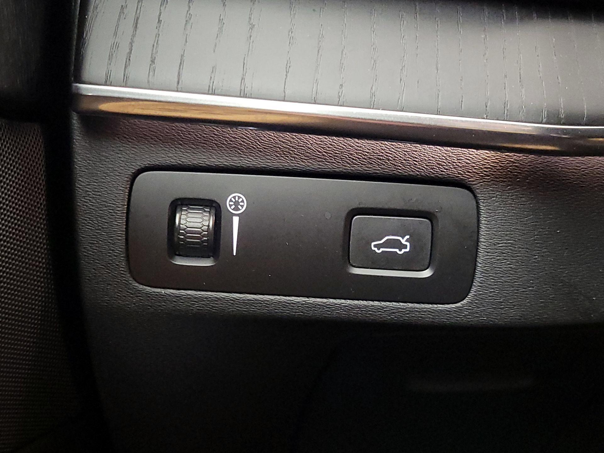 Thumbnail: 2022 Volvo XC90 - 13