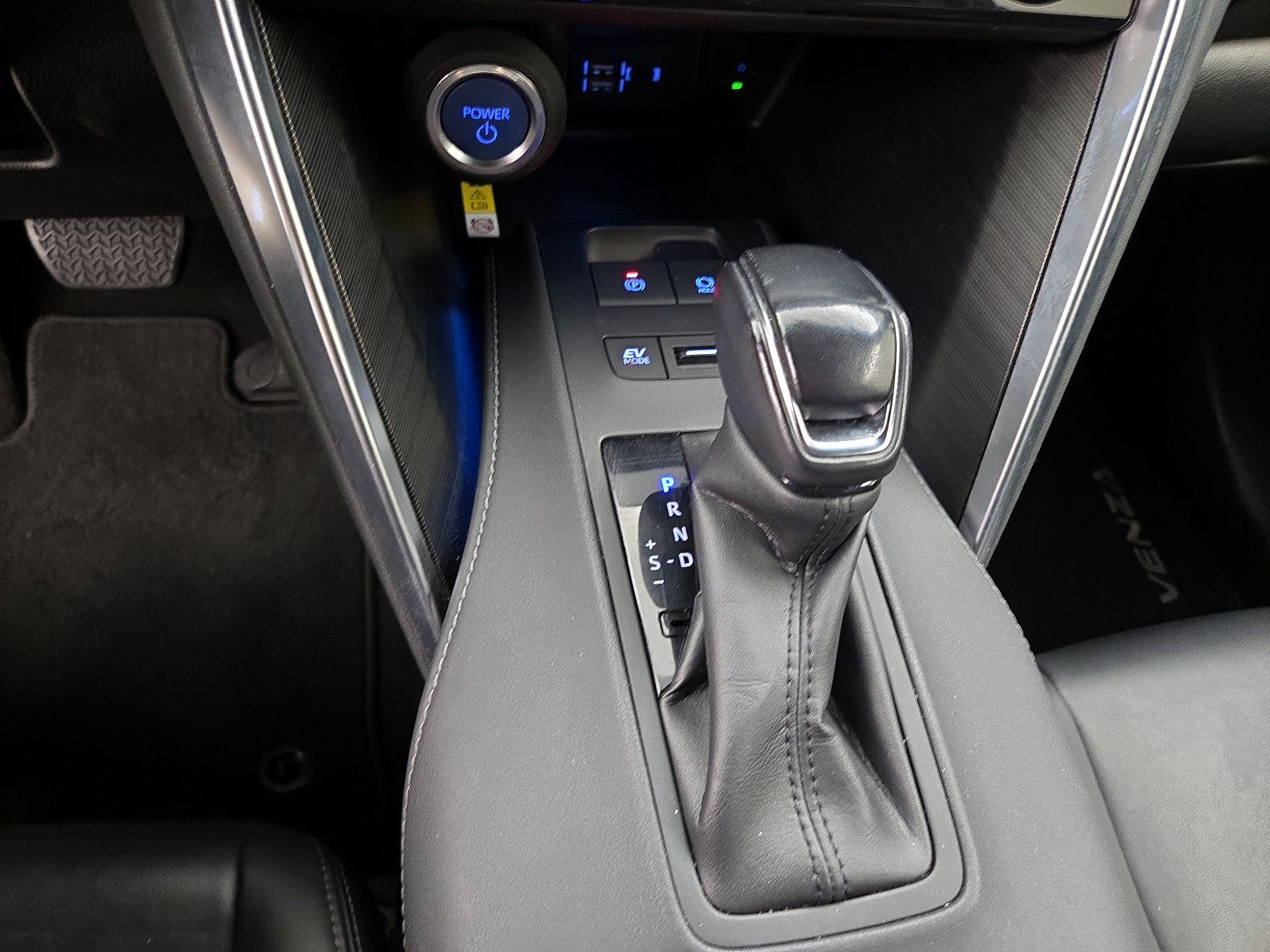 Thumbnail: 2022 Toyota Venza - 17