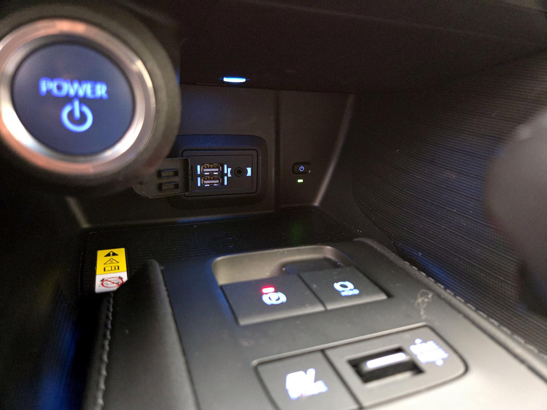 Thumbnail: 2022 Toyota Venza - 18