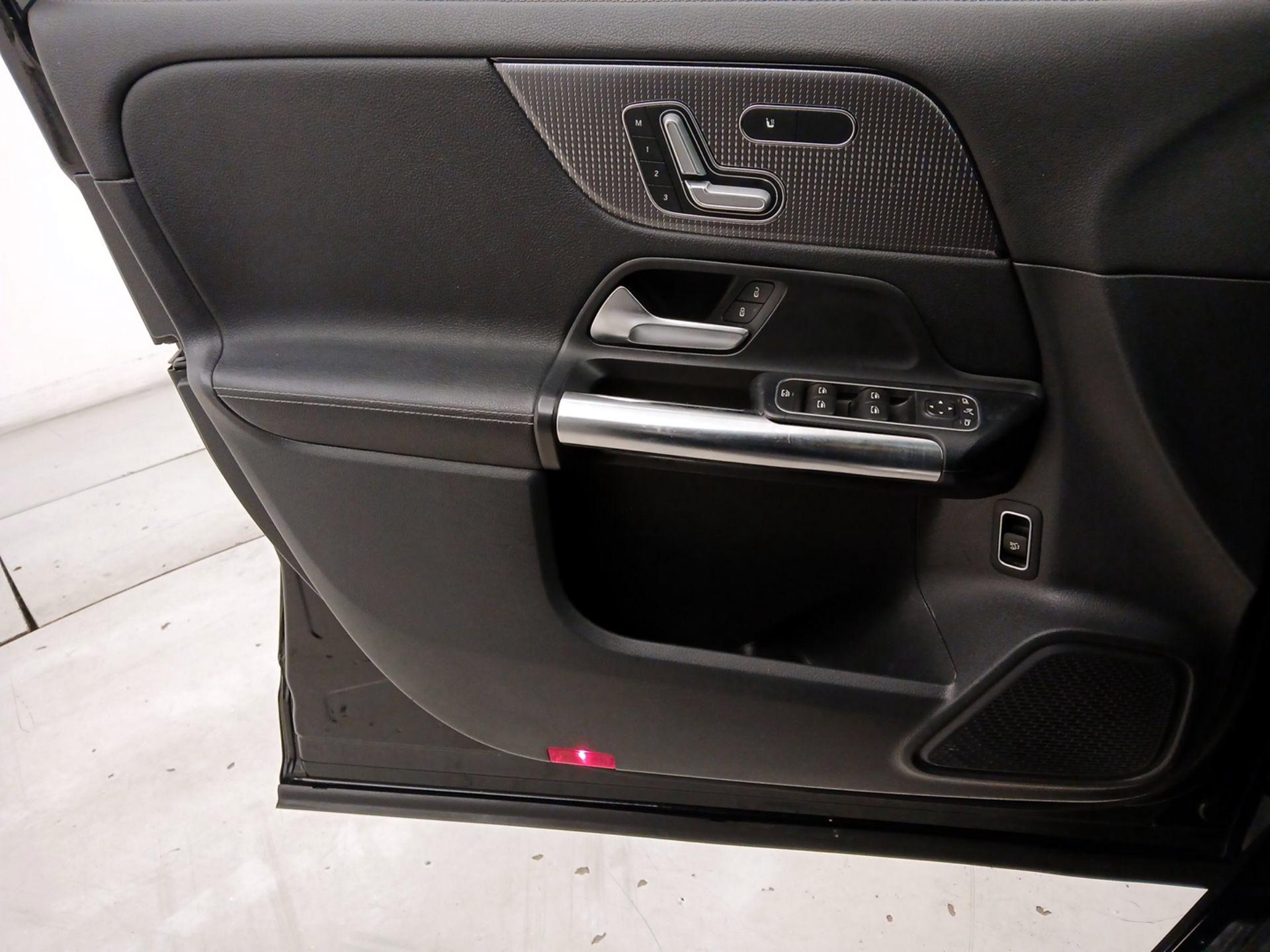 Thumbnail: 2022 Mercedes-Benz GLA - 12