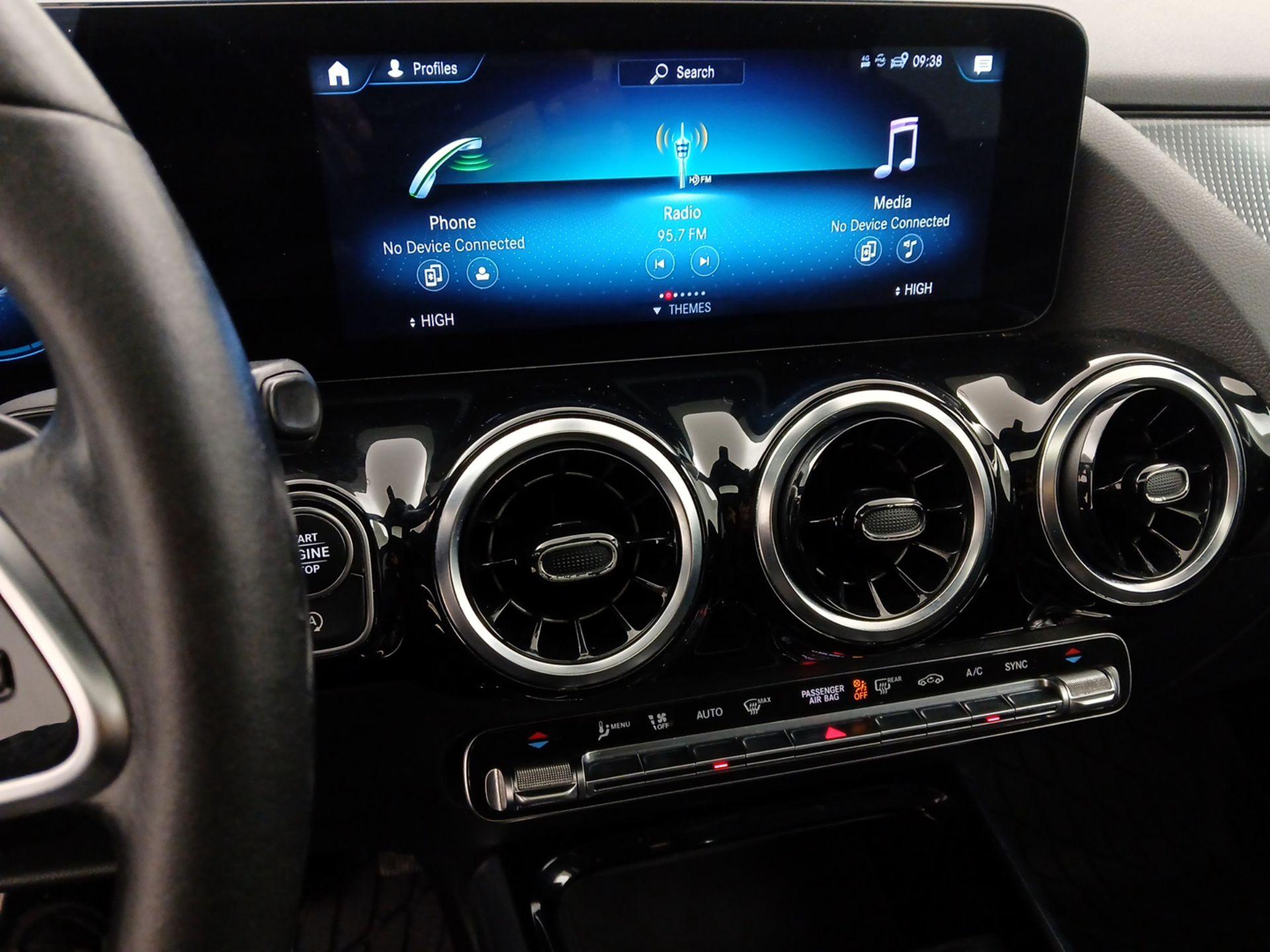 Thumbnail: 2022 Mercedes-Benz GLA - 15