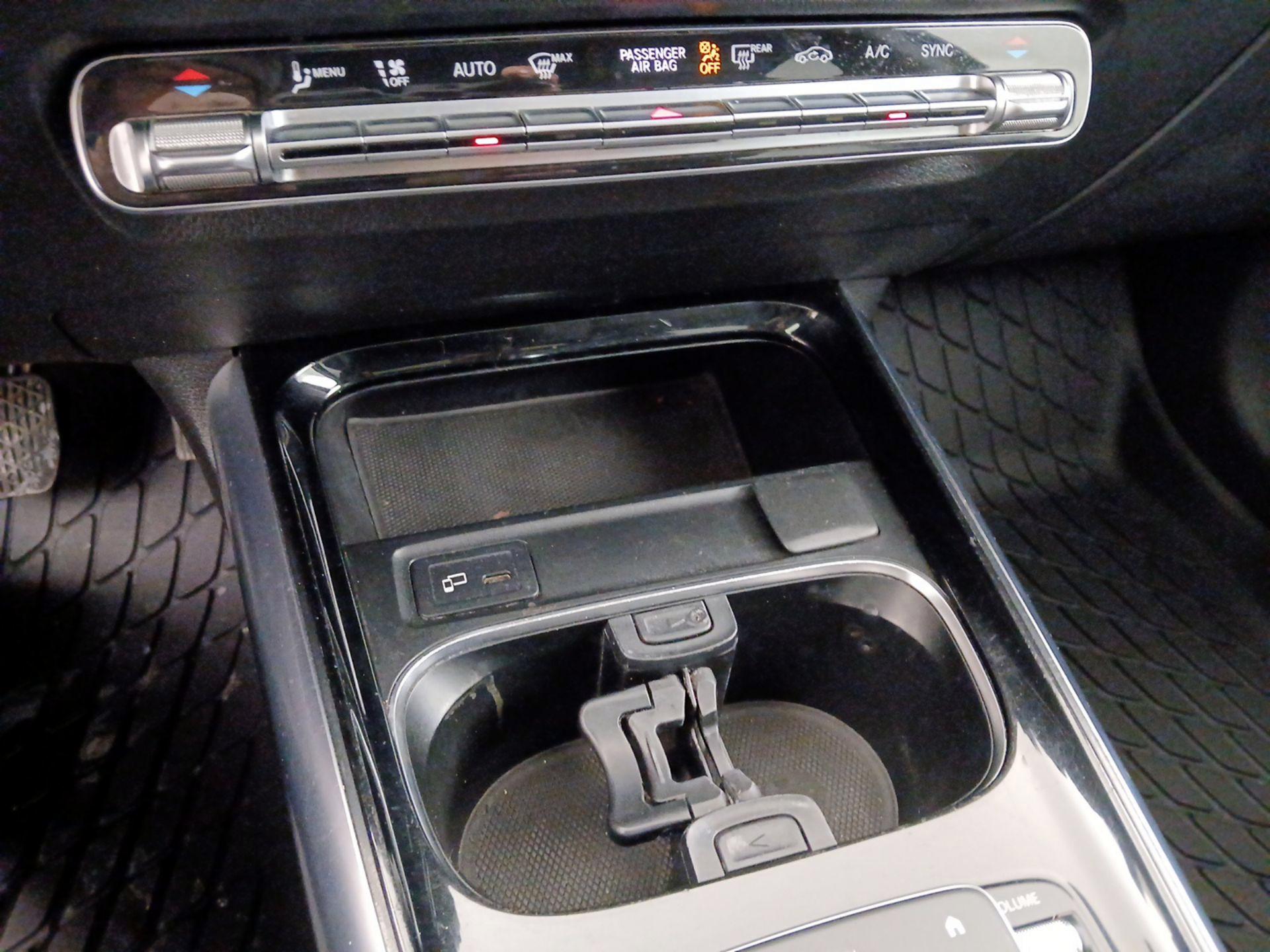 Thumbnail: 2022 Mercedes-Benz GLA - 16