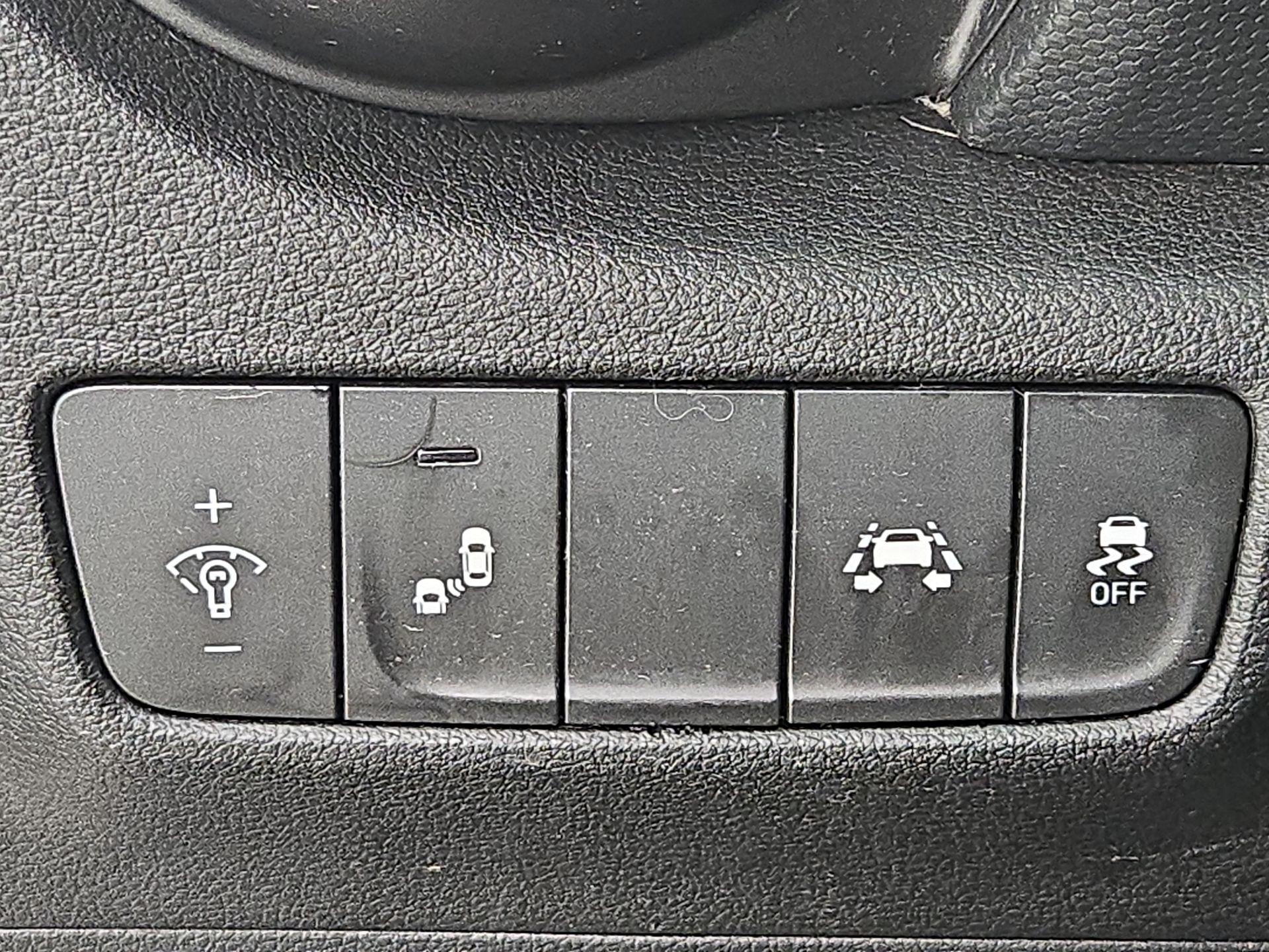 Thumbnail: 2021 Hyundai Kona - 13