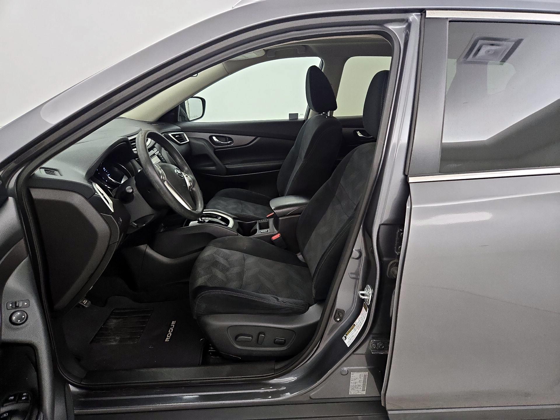 Thumbnail: 2016 Nissan Rogue - 11