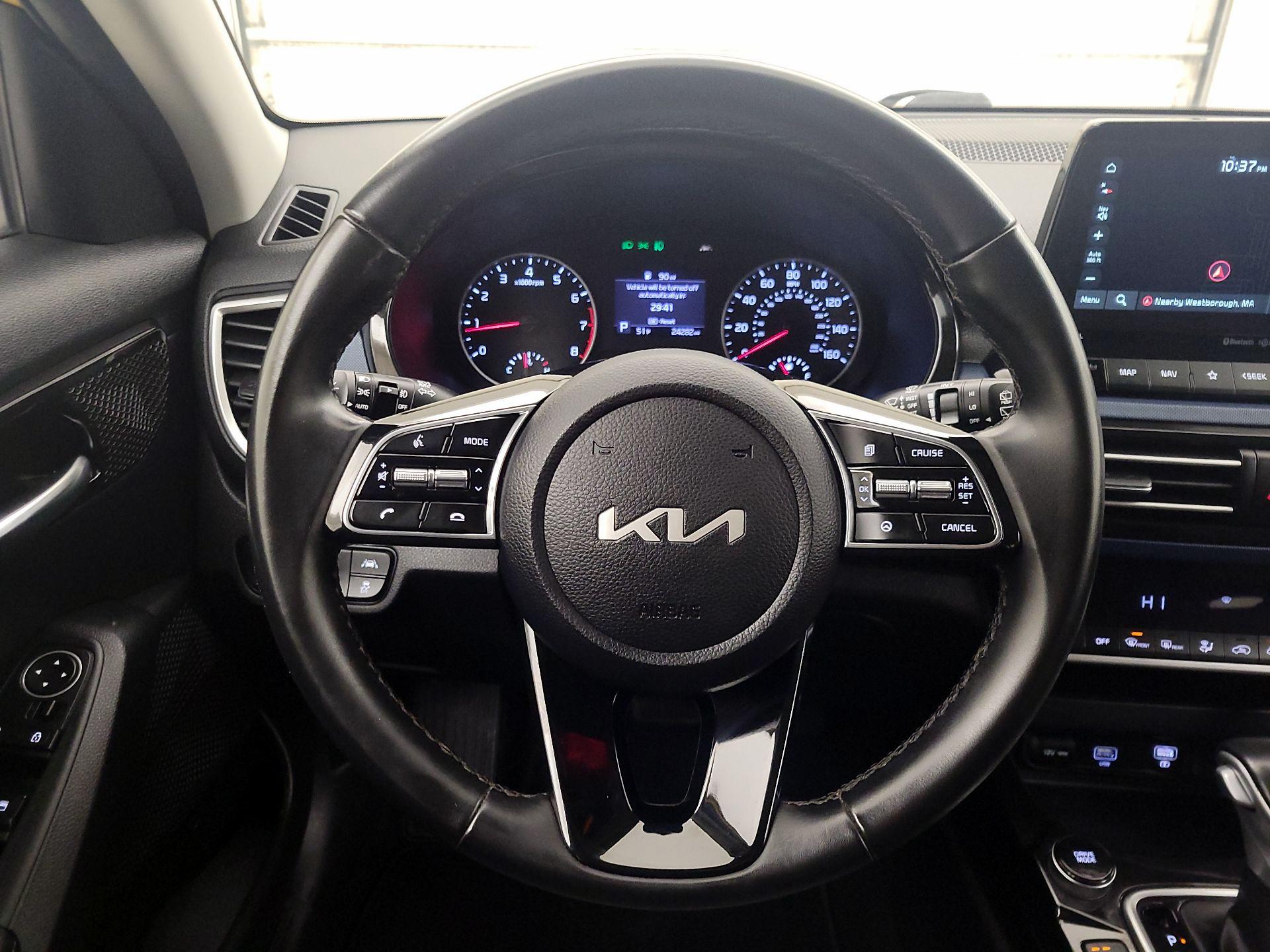 Thumbnail: 2023 Kia Seltos - 10