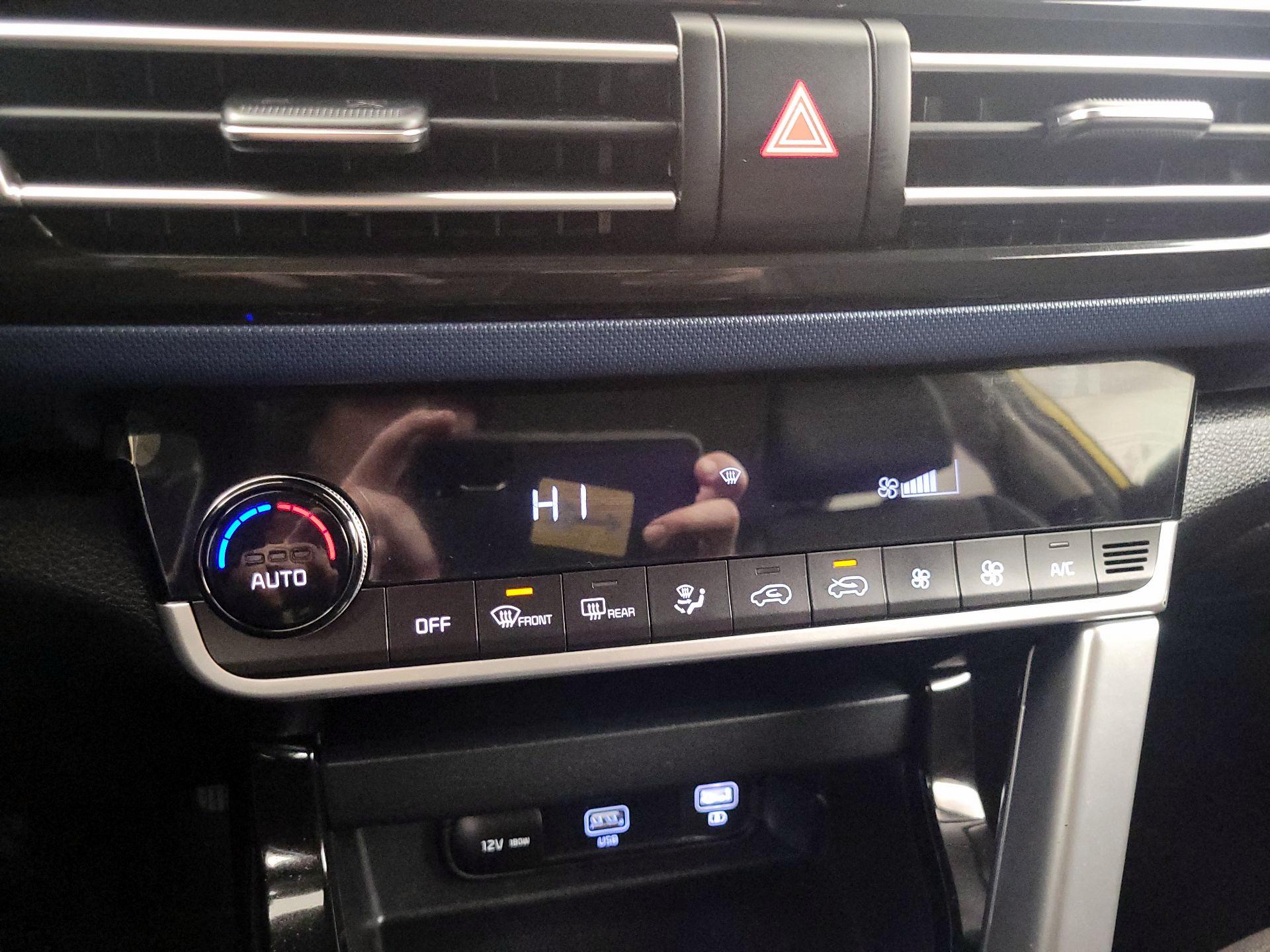 Thumbnail: 2023 Kia Seltos - 17