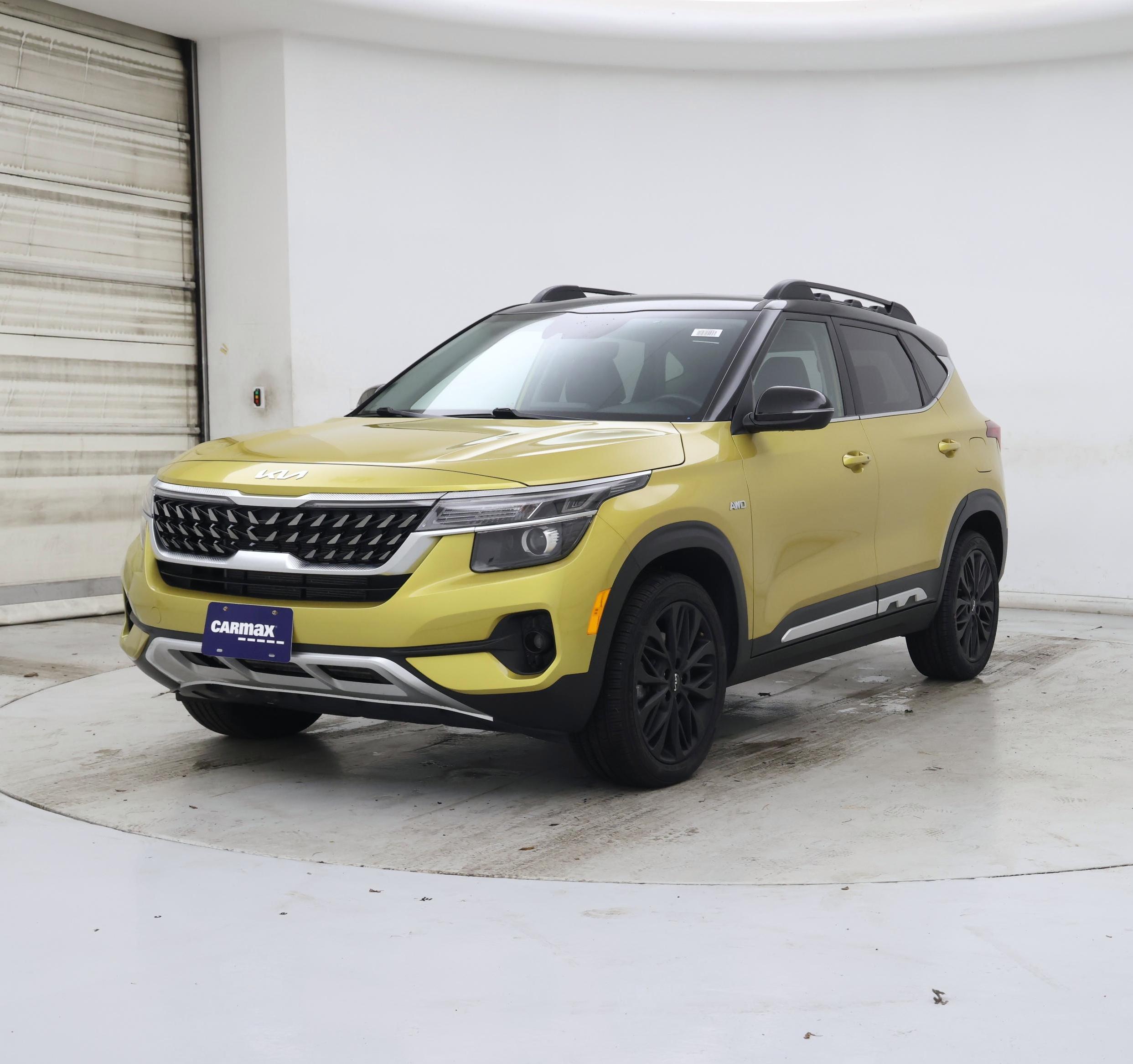 Thumbnail: 2023 Kia Seltos - 4