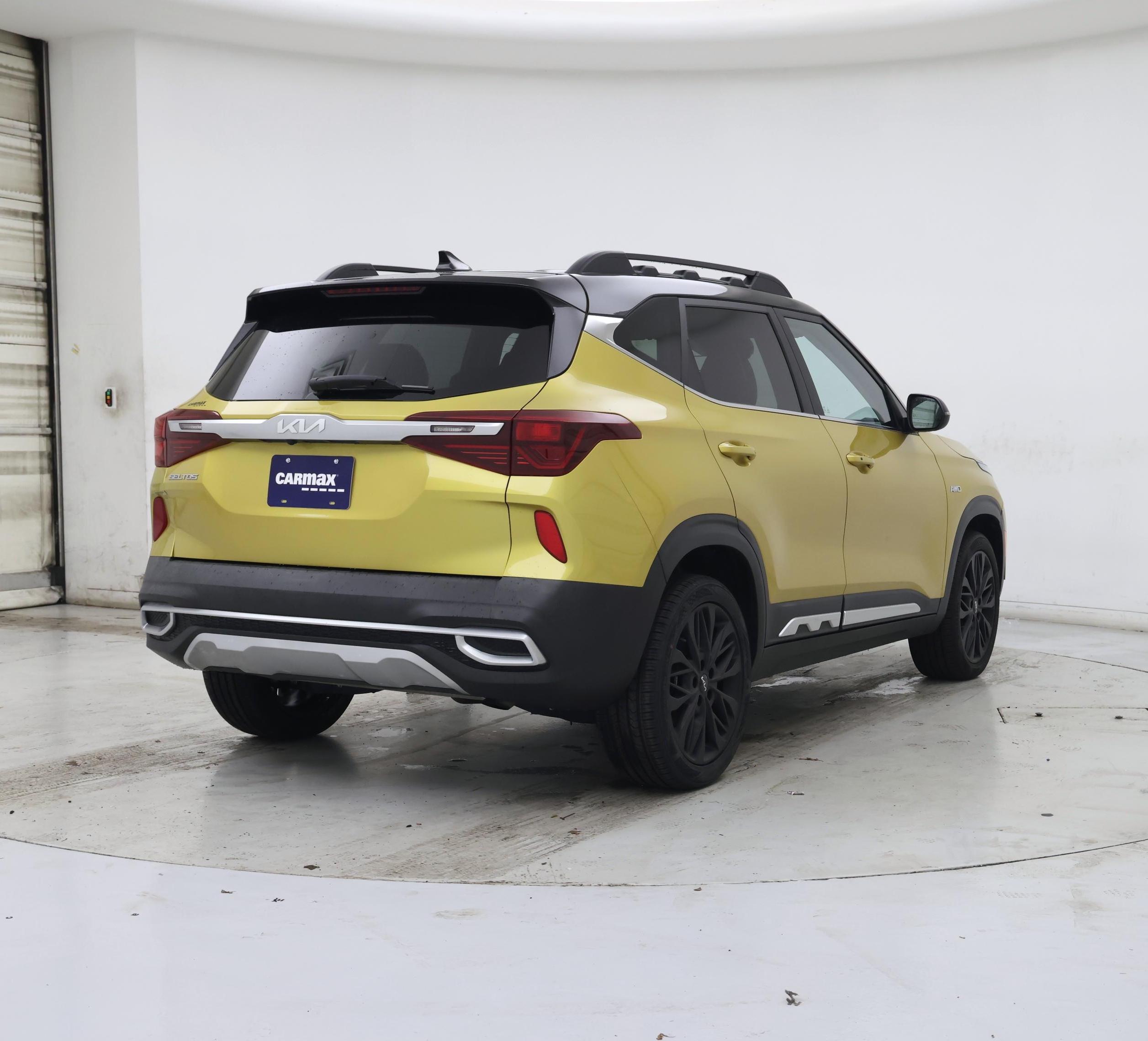 Thumbnail: 2023 Kia Seltos - 8