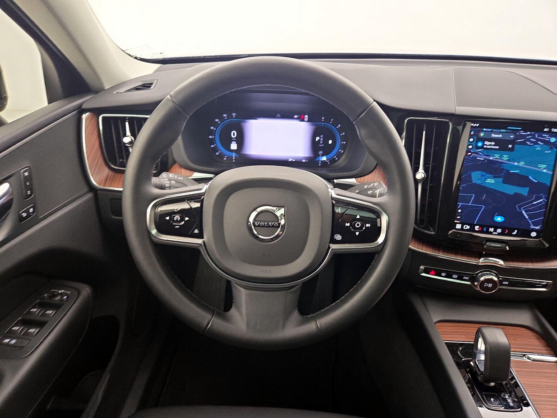 Thumbnail: 2024 Volvo XC60 - 10