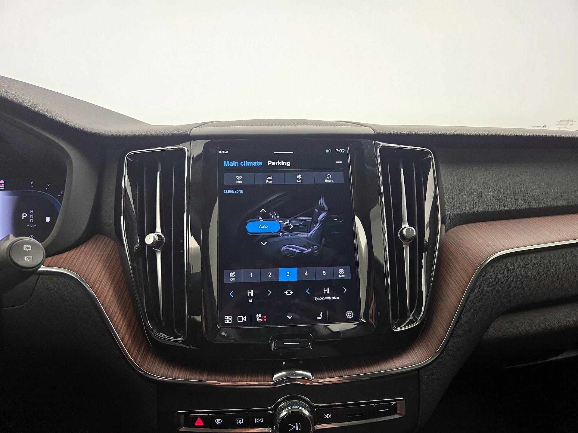 Thumbnail: 2024 Volvo XC60 - 17