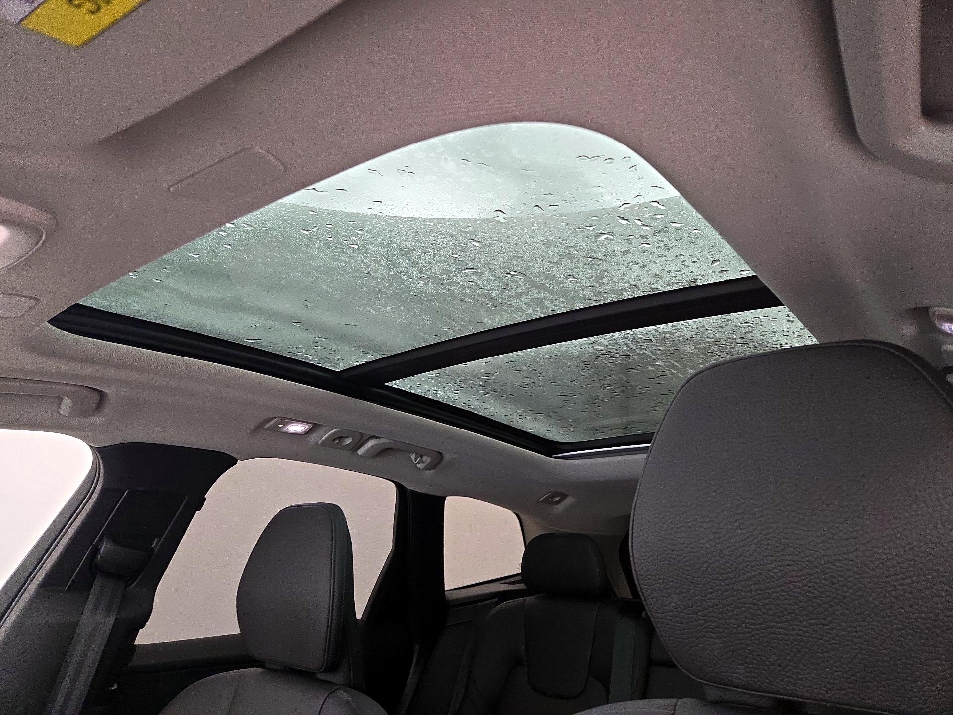 Thumbnail: 2024 Volvo XC60 - 20