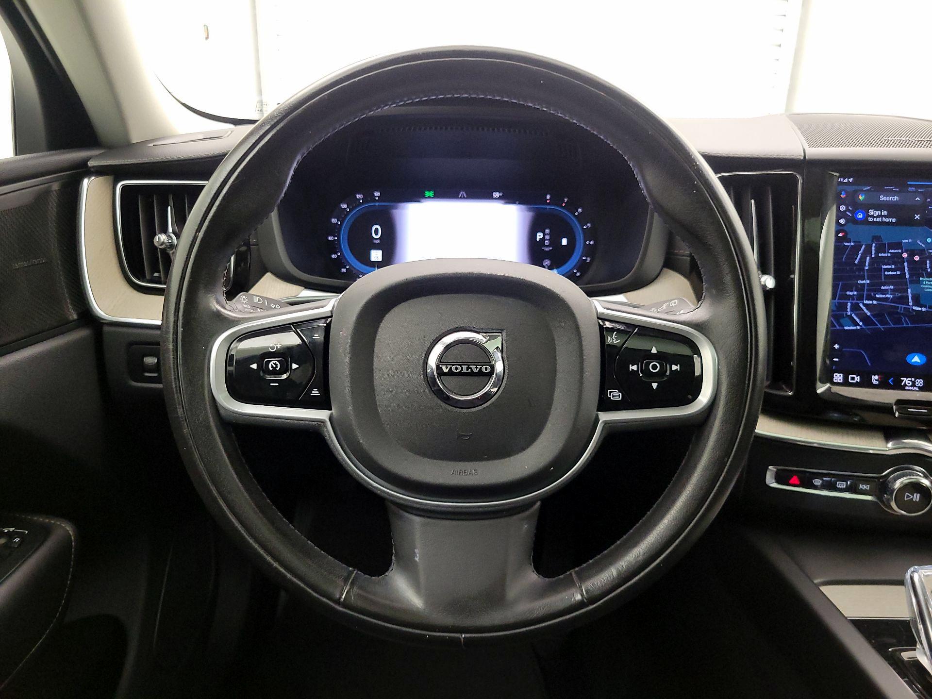 Thumbnail: 2022 Volvo XC60 - 10