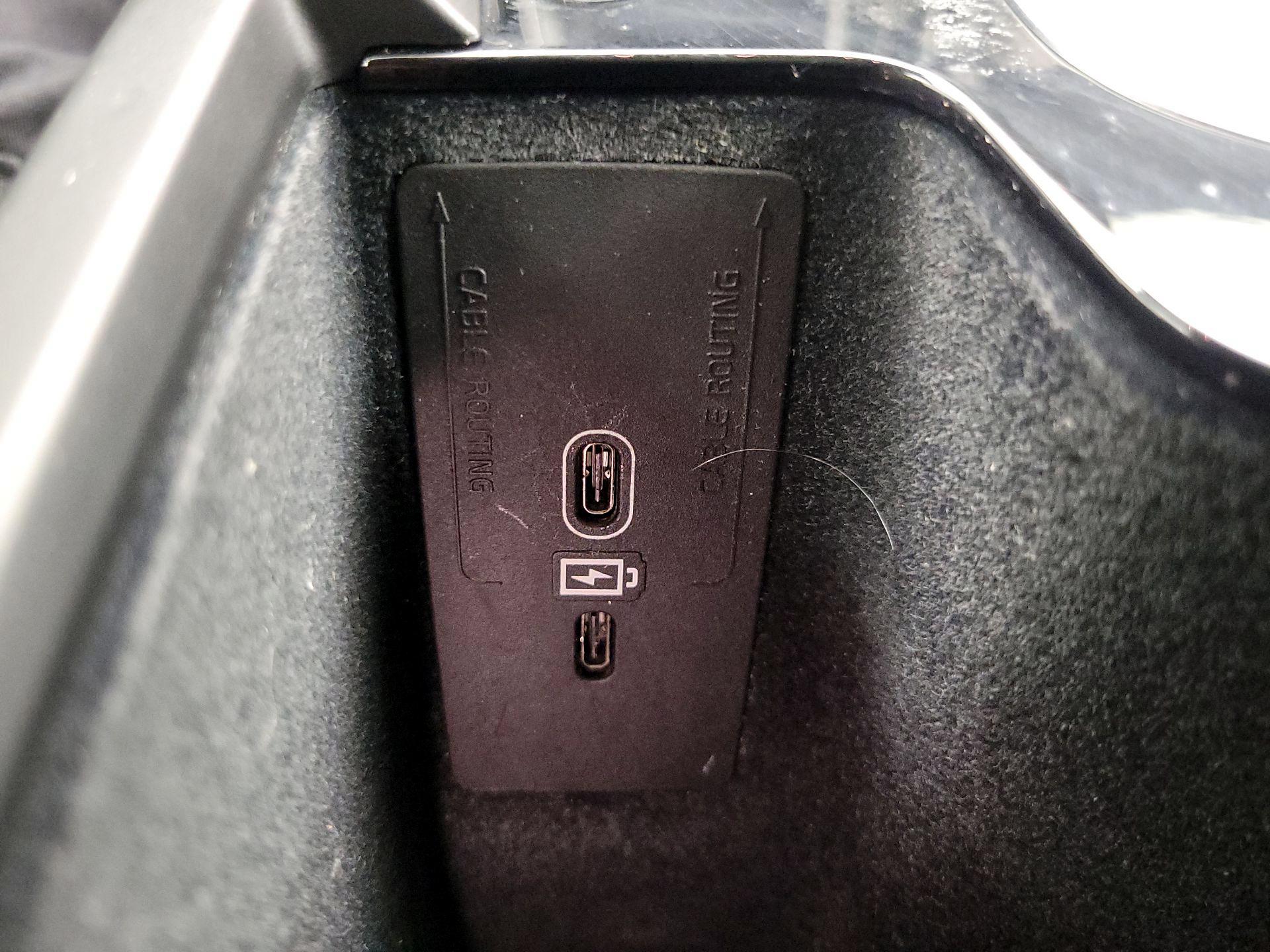 Thumbnail: 2022 Volvo XC60 - 19