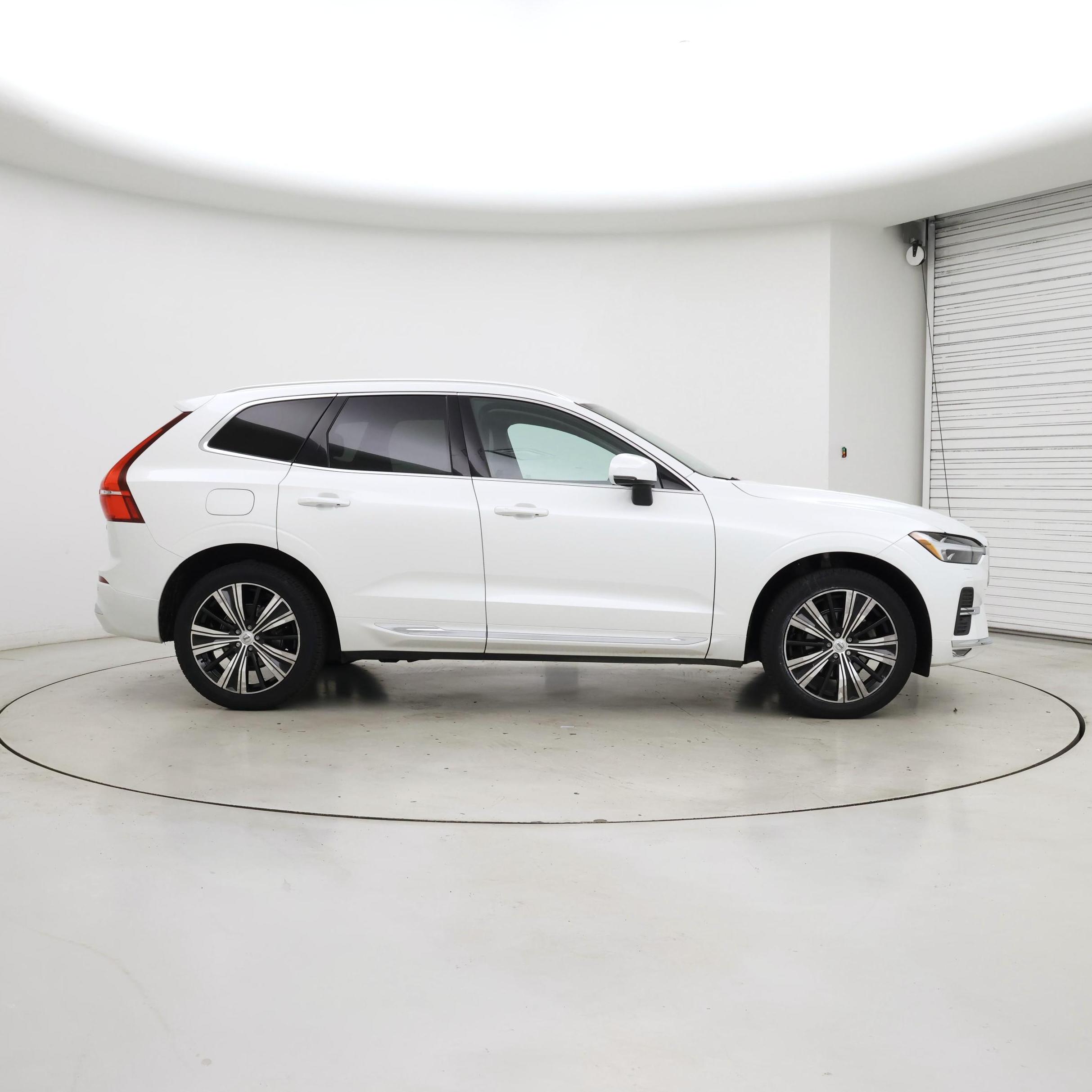 Thumbnail: 2022 Volvo XC60 - 7