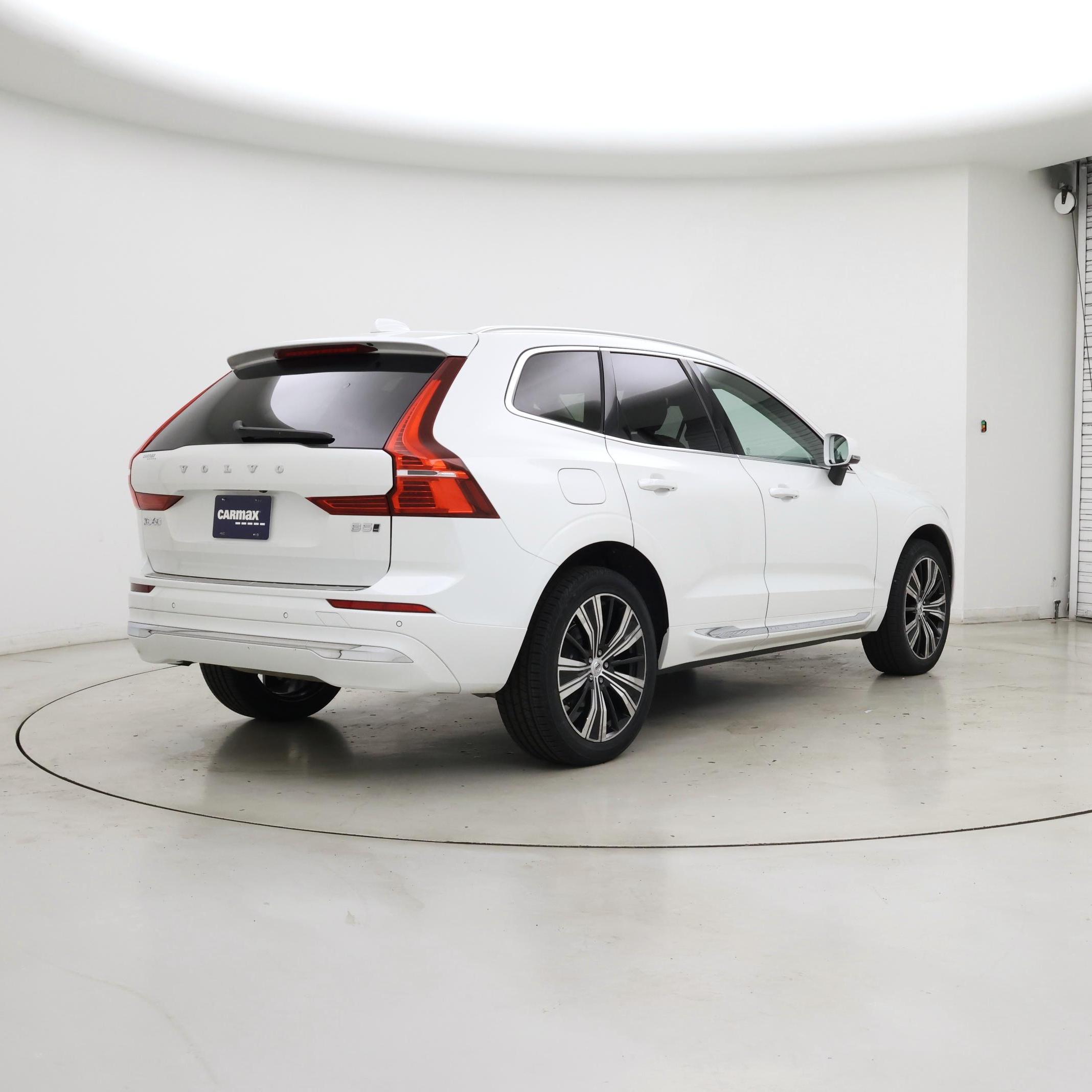 Thumbnail: 2022 Volvo XC60 - 8