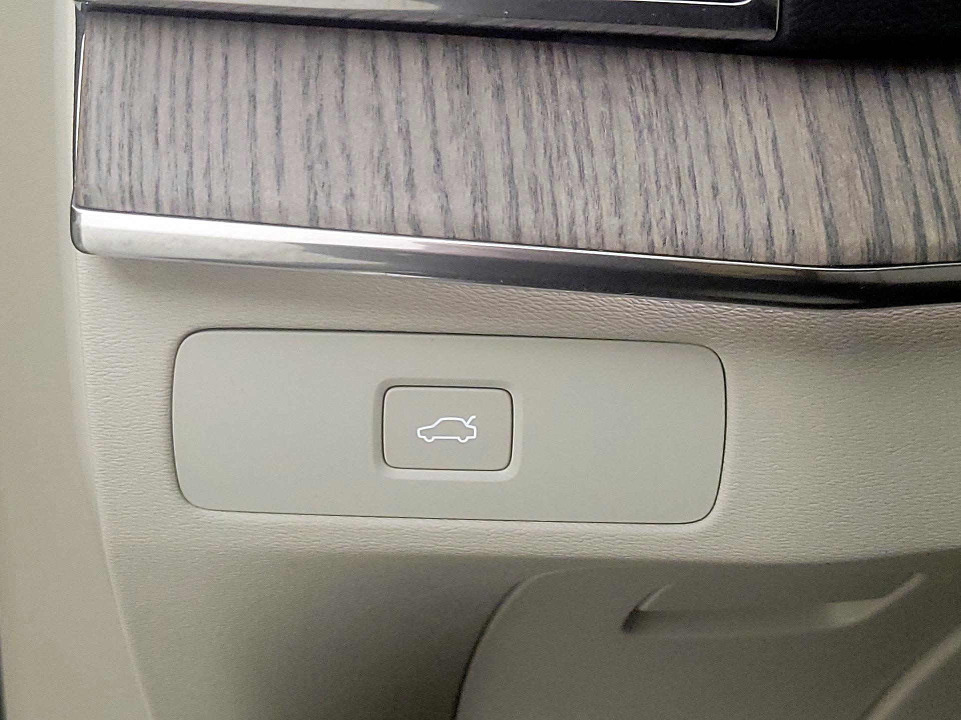 Thumbnail: 2024 Volvo XC90 - 13