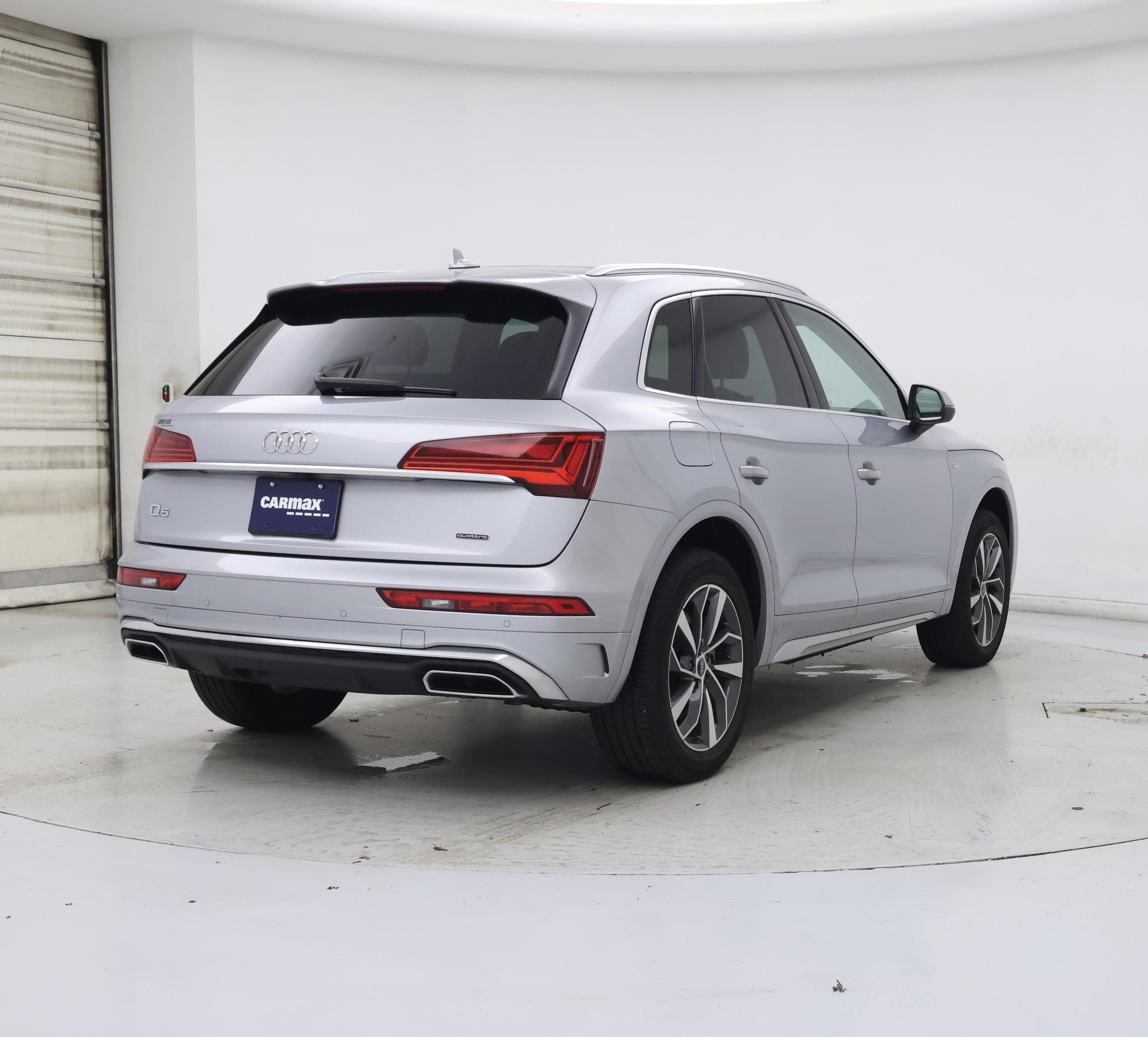 Thumbnail: 2023 Audi Q5 - 8