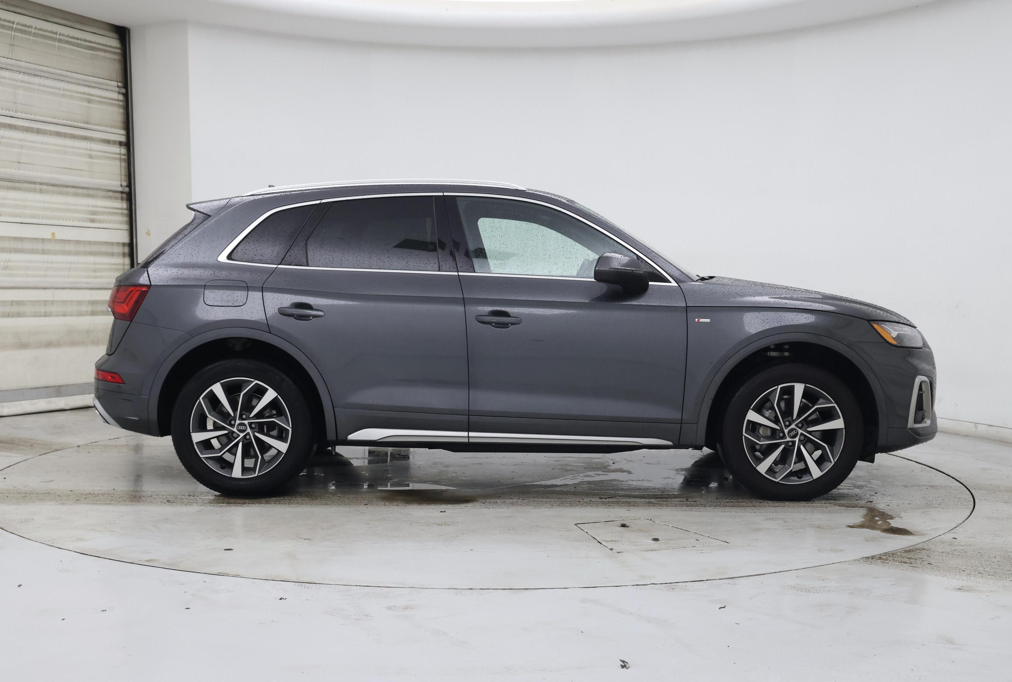 Thumbnail: 2023 Audi Q5 - 7