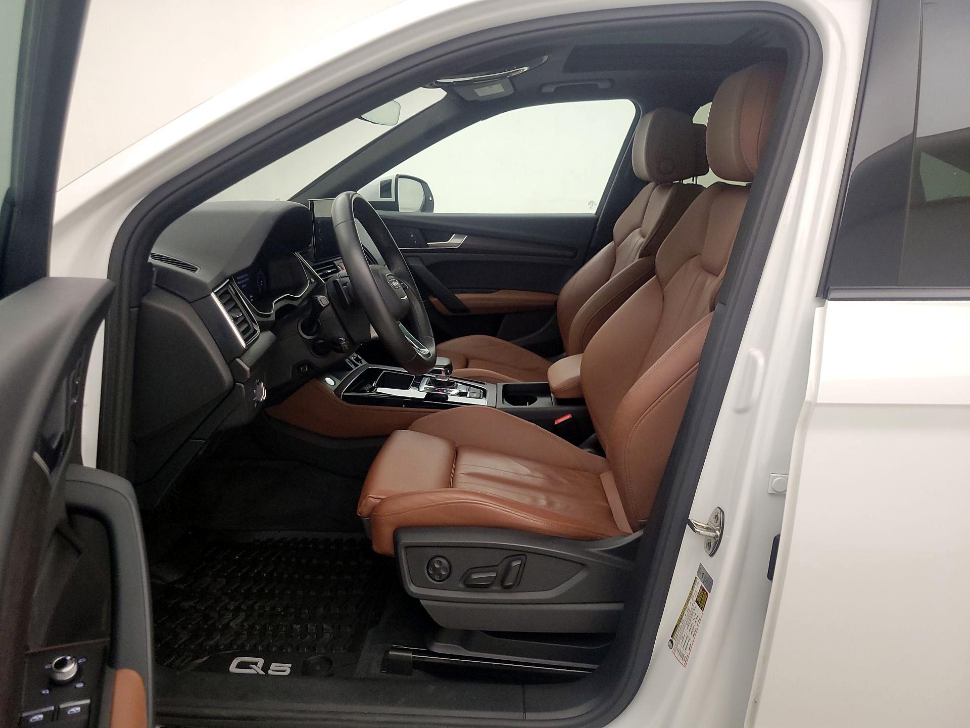 Thumbnail: 2023 Audi Q5 - 11