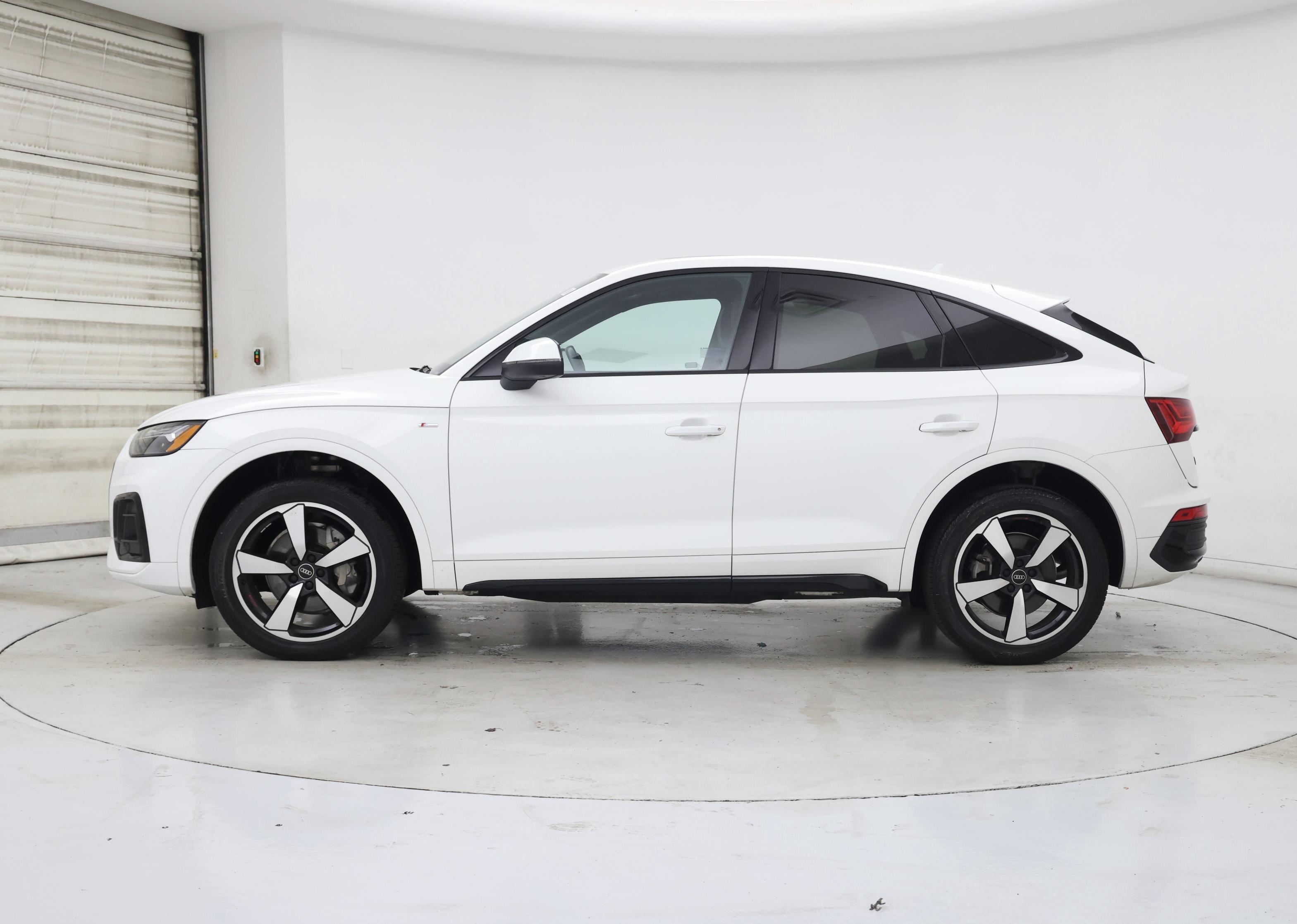 Thumbnail: 2023 Audi Q5 - 3