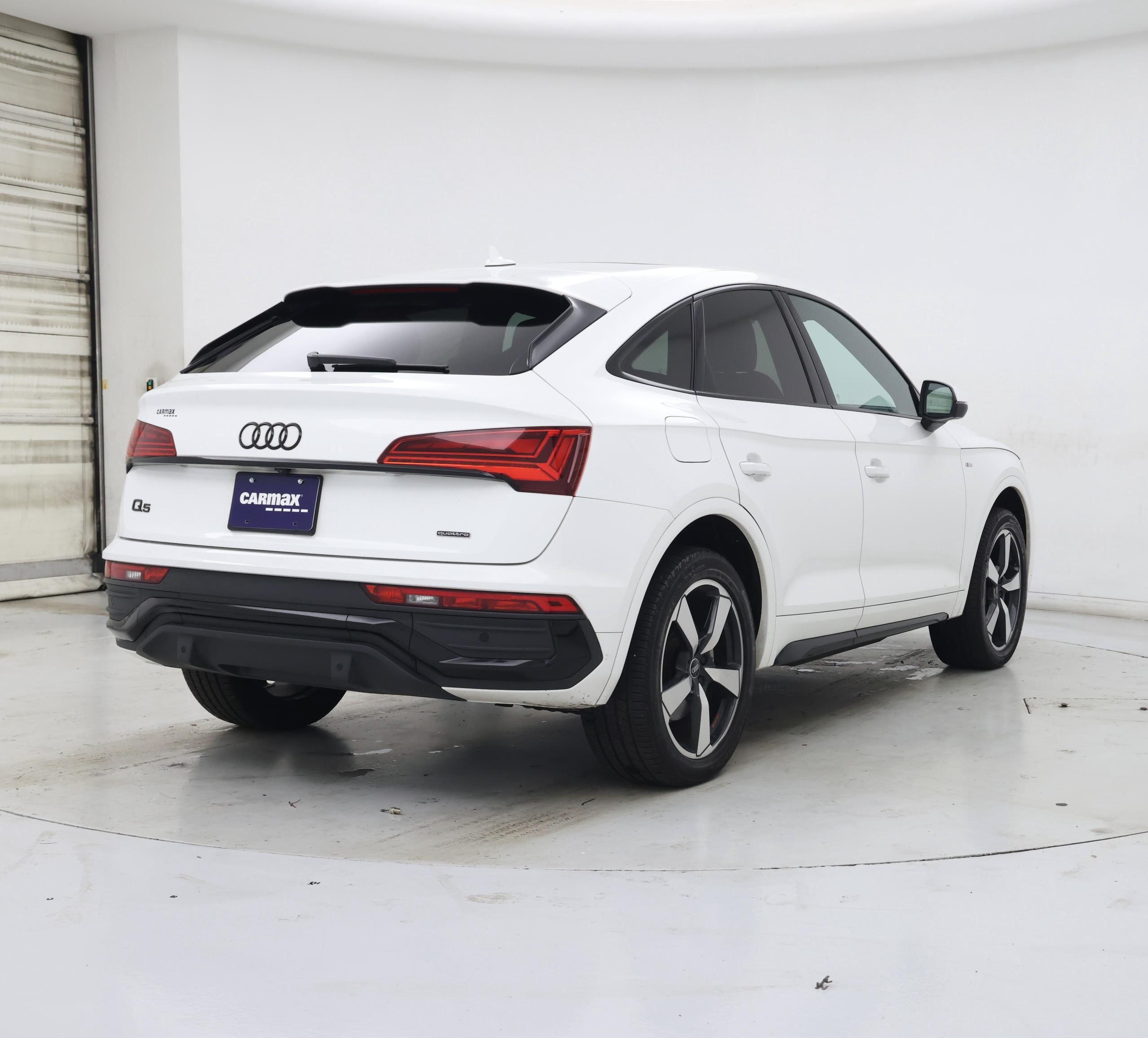 Thumbnail: 2023 Audi Q5 - 8